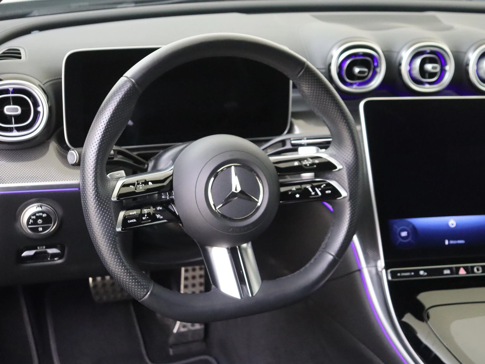 Mercedes-Benz CLE Cabriolet 200 AMG Line