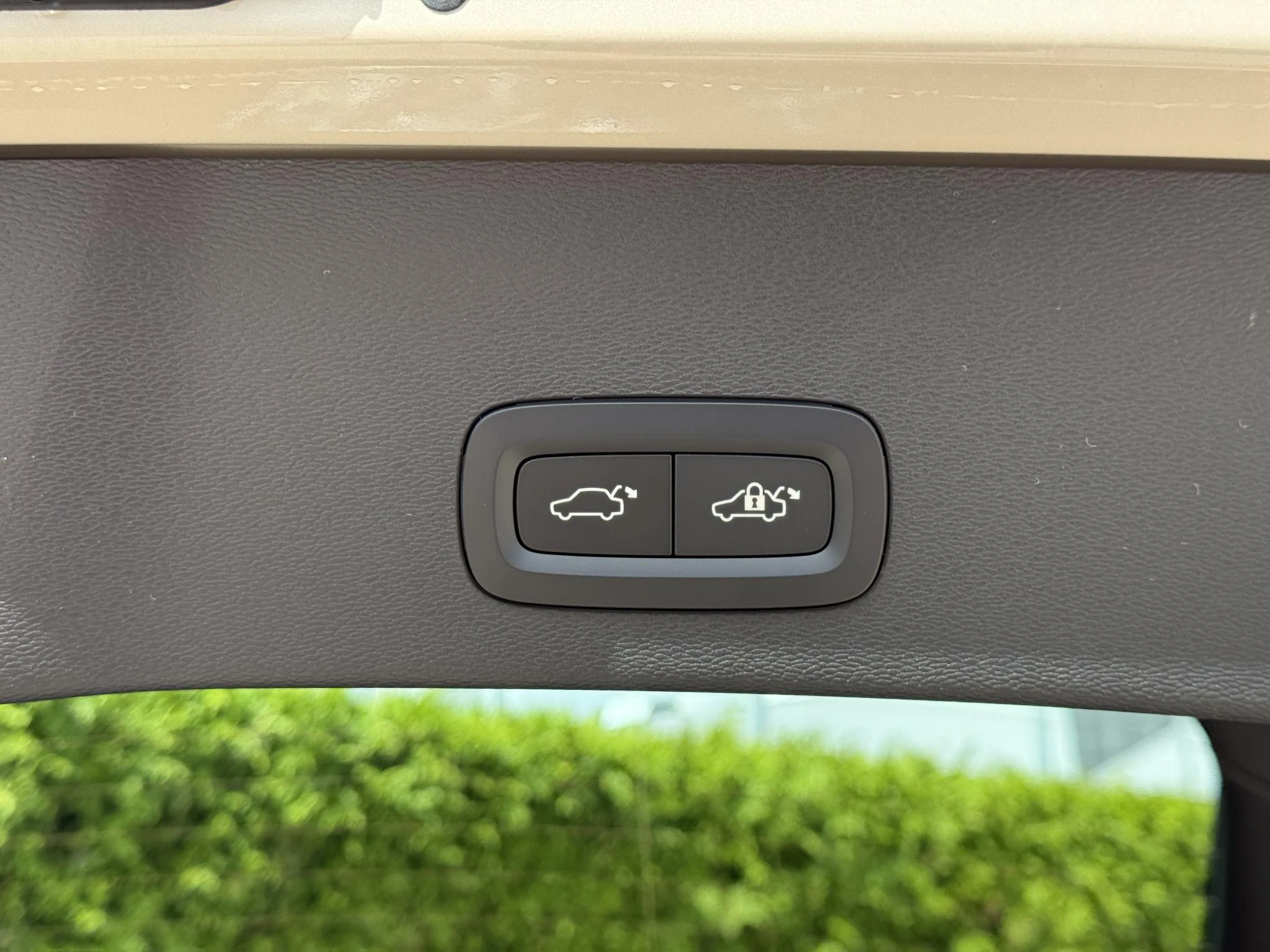 Volvo-EC40-image-9