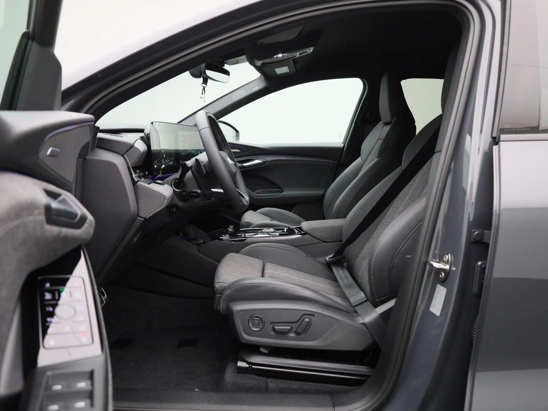 Audi-Q6 e-tron-image-10