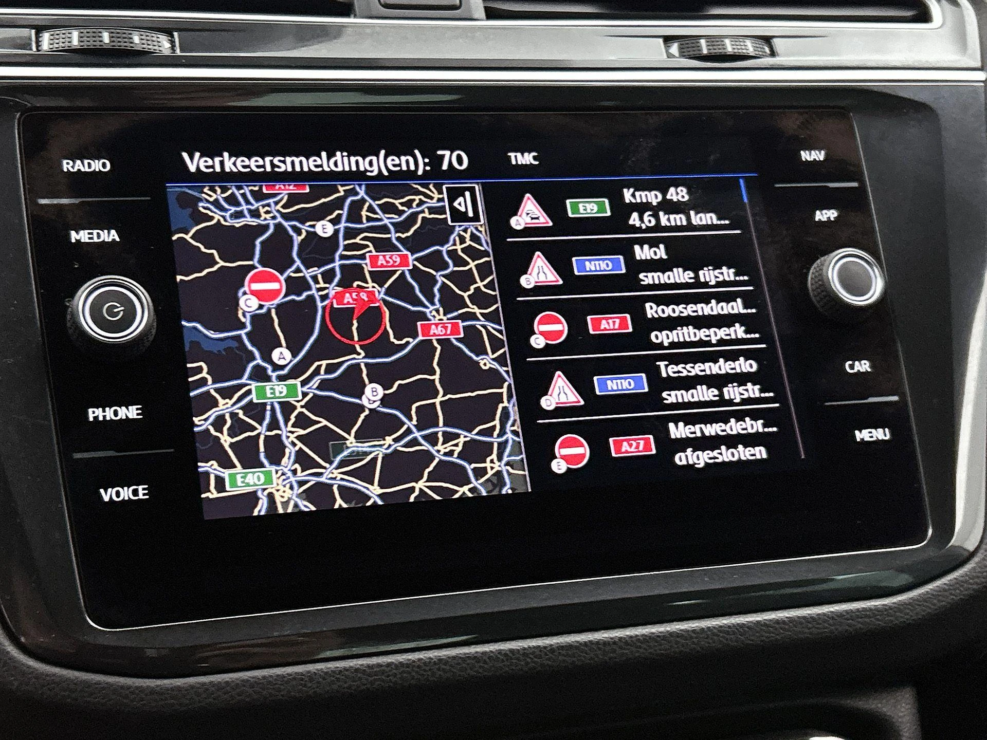 Volkswagen-Tiguan-image-16