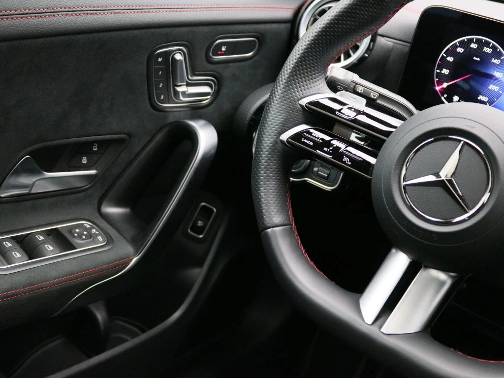 Mercedes-Benz-CLA-image-5