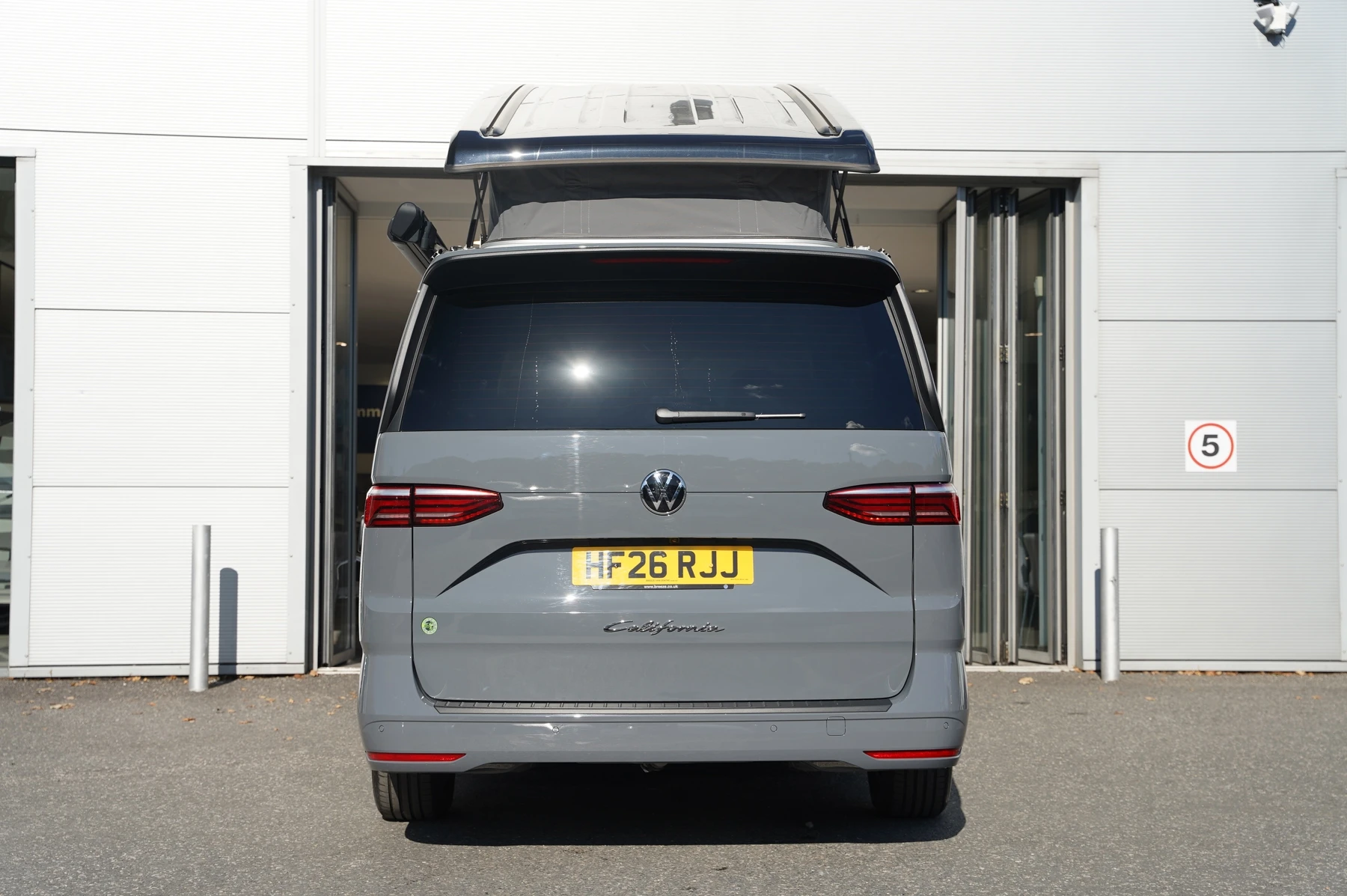 Volkswagen-California-image-11