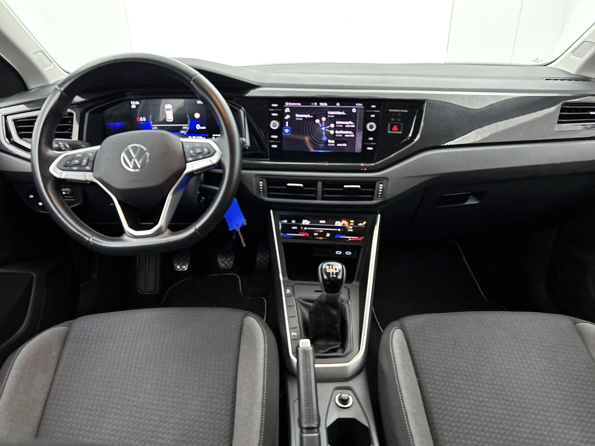 Volkswagen-Polo-image-20
