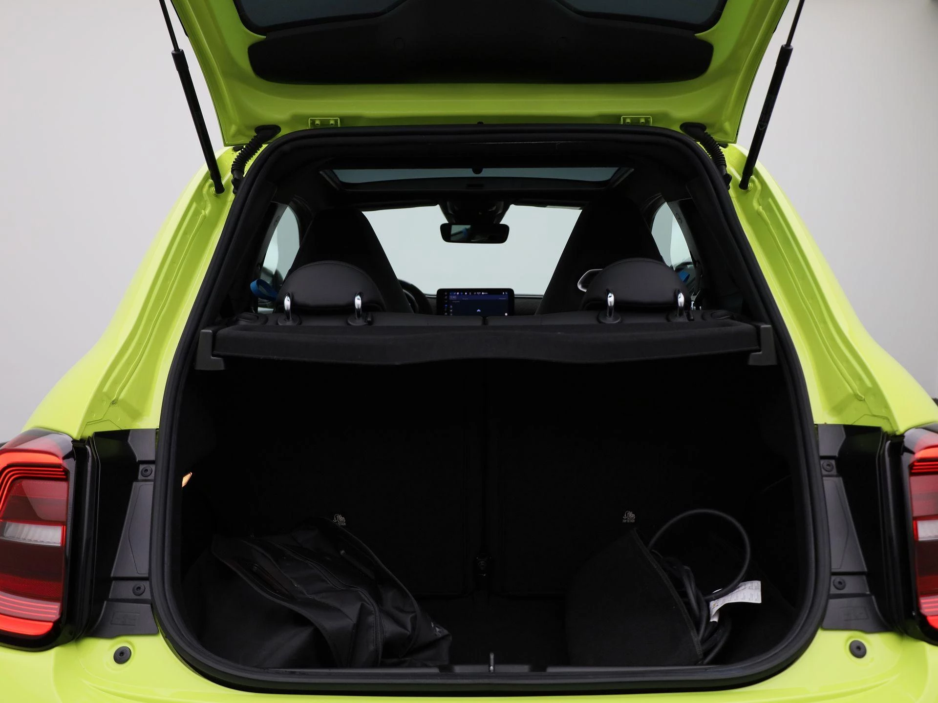 Abarth-500C-image-13