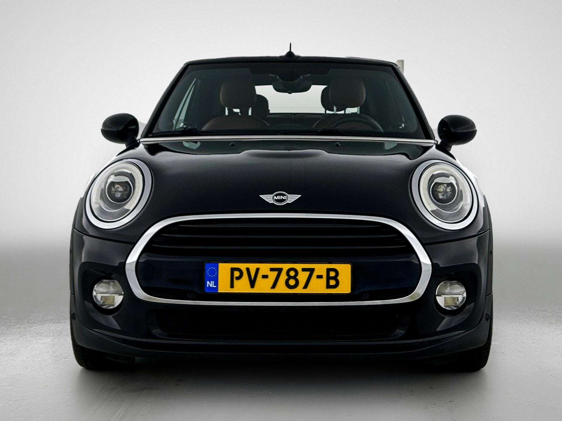 MINI-Cooper Cabrio-image-4