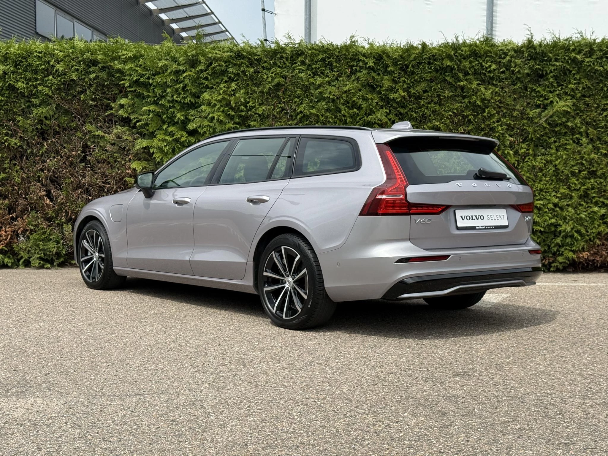 Volvo V60 T6 Plug-in hybrid AWD Plus Dark