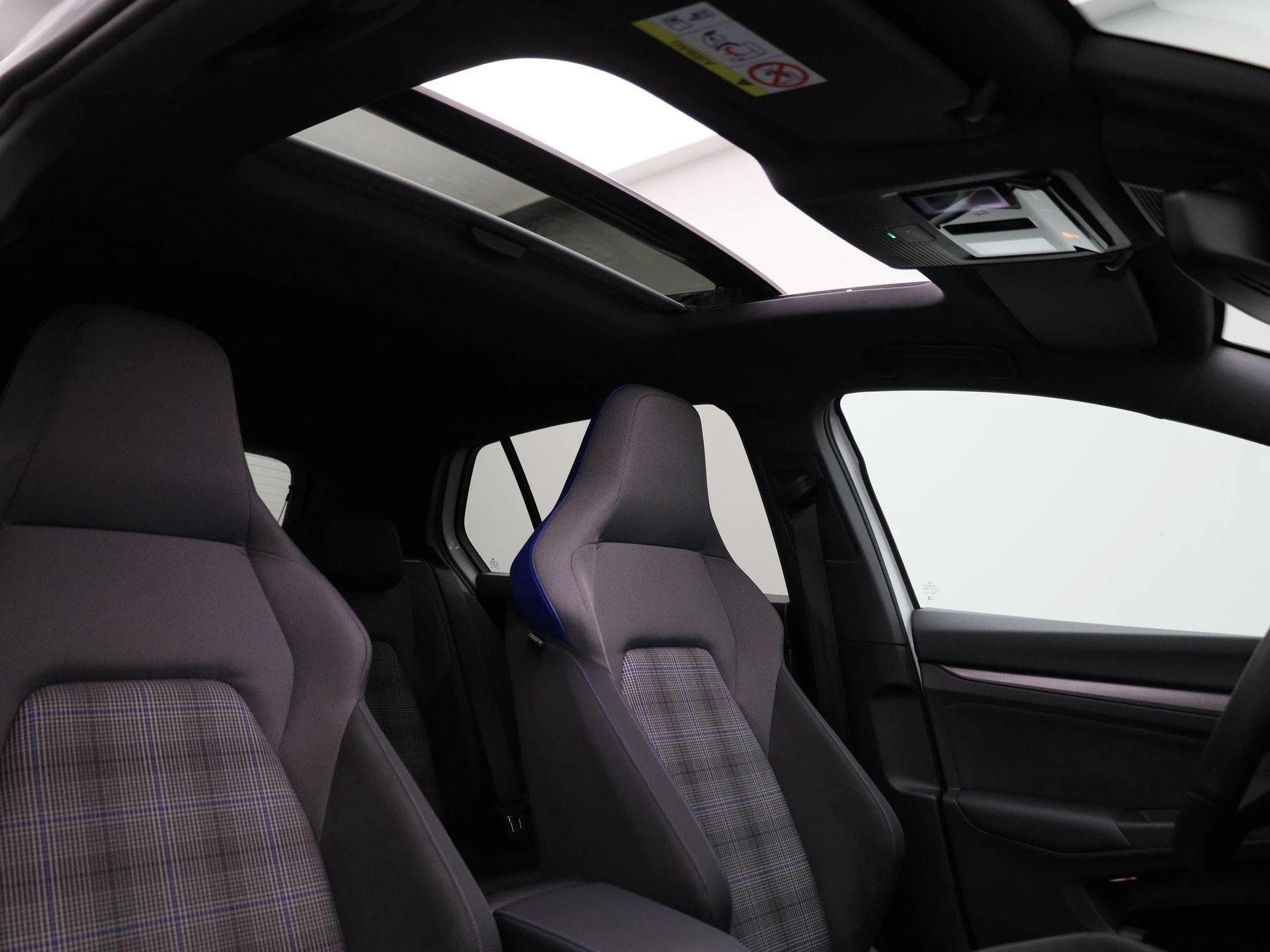 Volkswagen-Golf-image-46