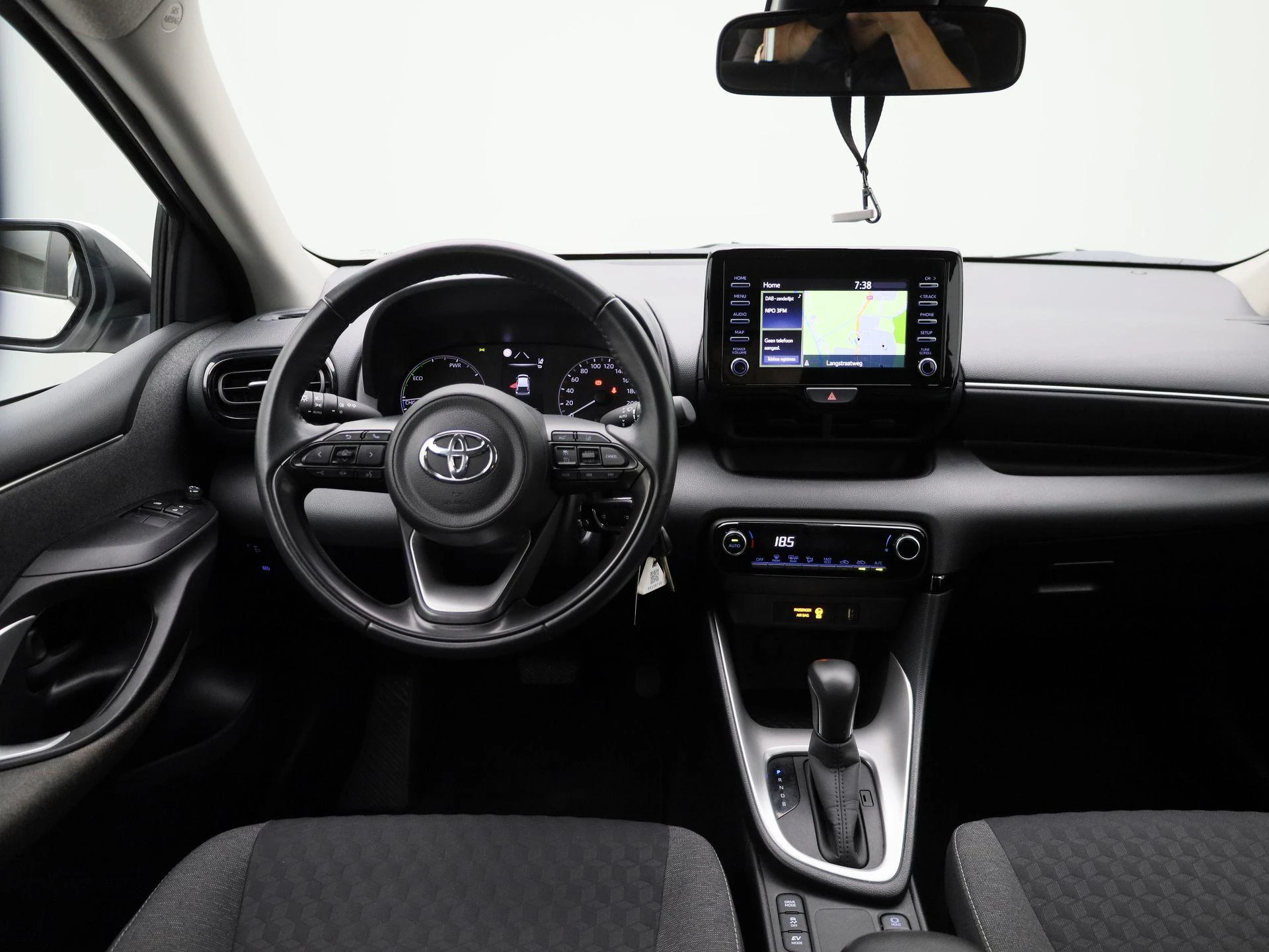 Toyota-Yaris-image-6