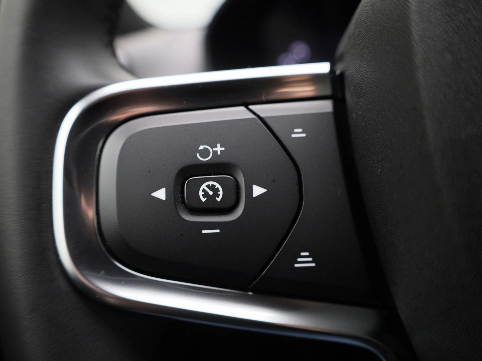 Volvo-XC40-image-19