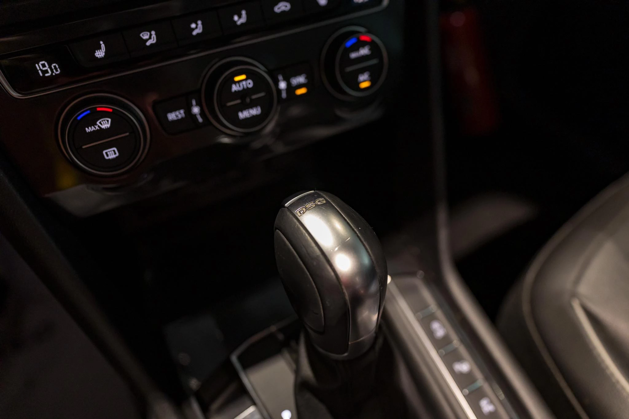 Volkswagen Tiguan 1.5 TSI DSG | Pano Dak | Carplay | ACC | Zetelverw