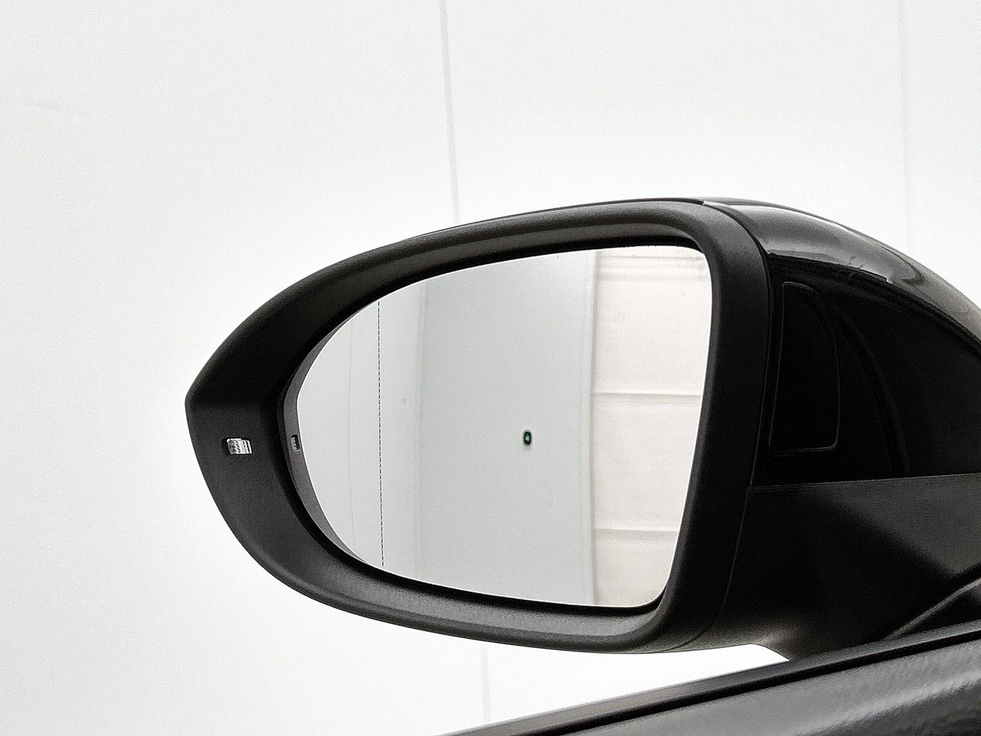 Volkswagen-Golf-image-10