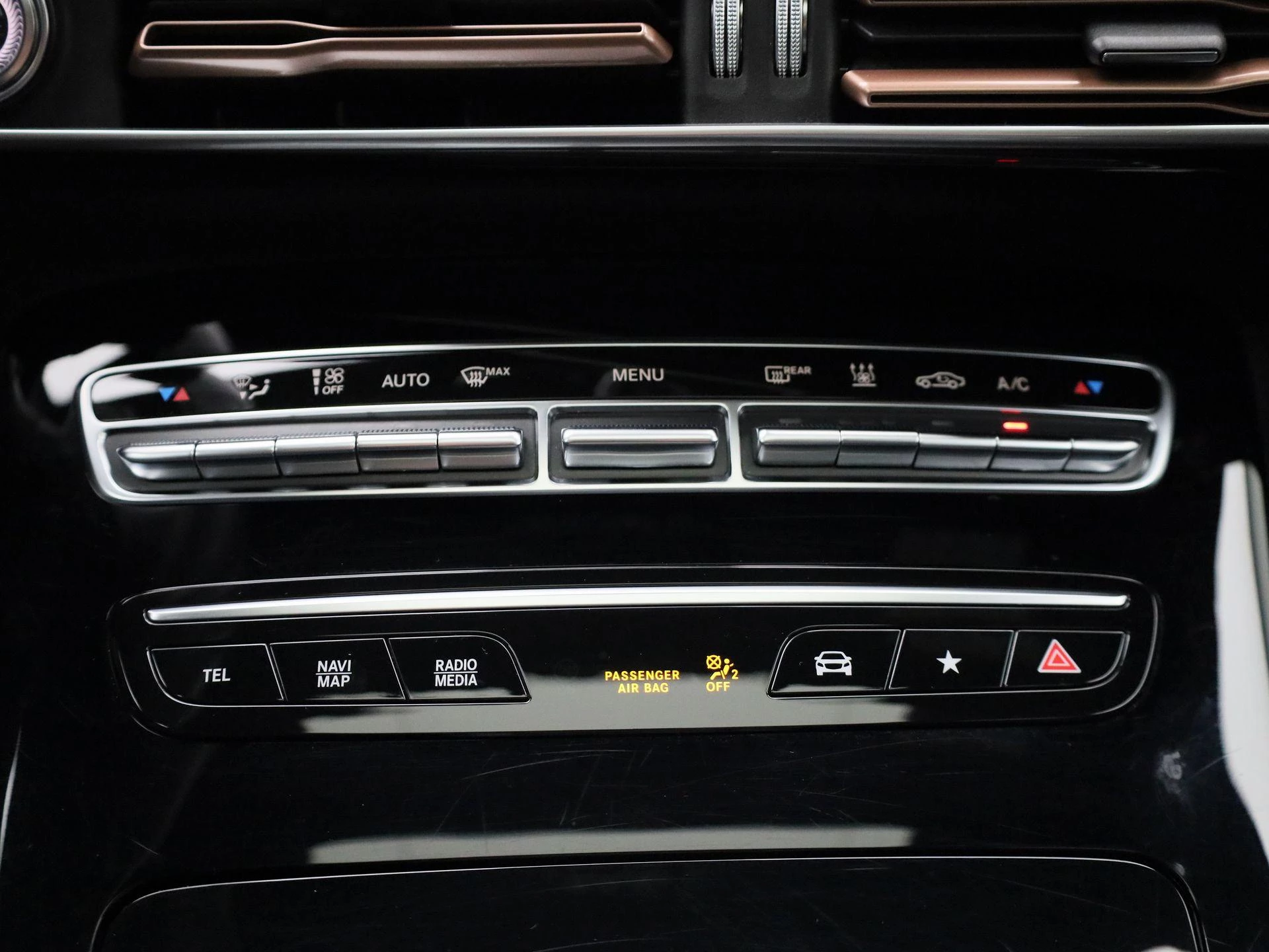 Mercedes-Benz-EQC-image-20