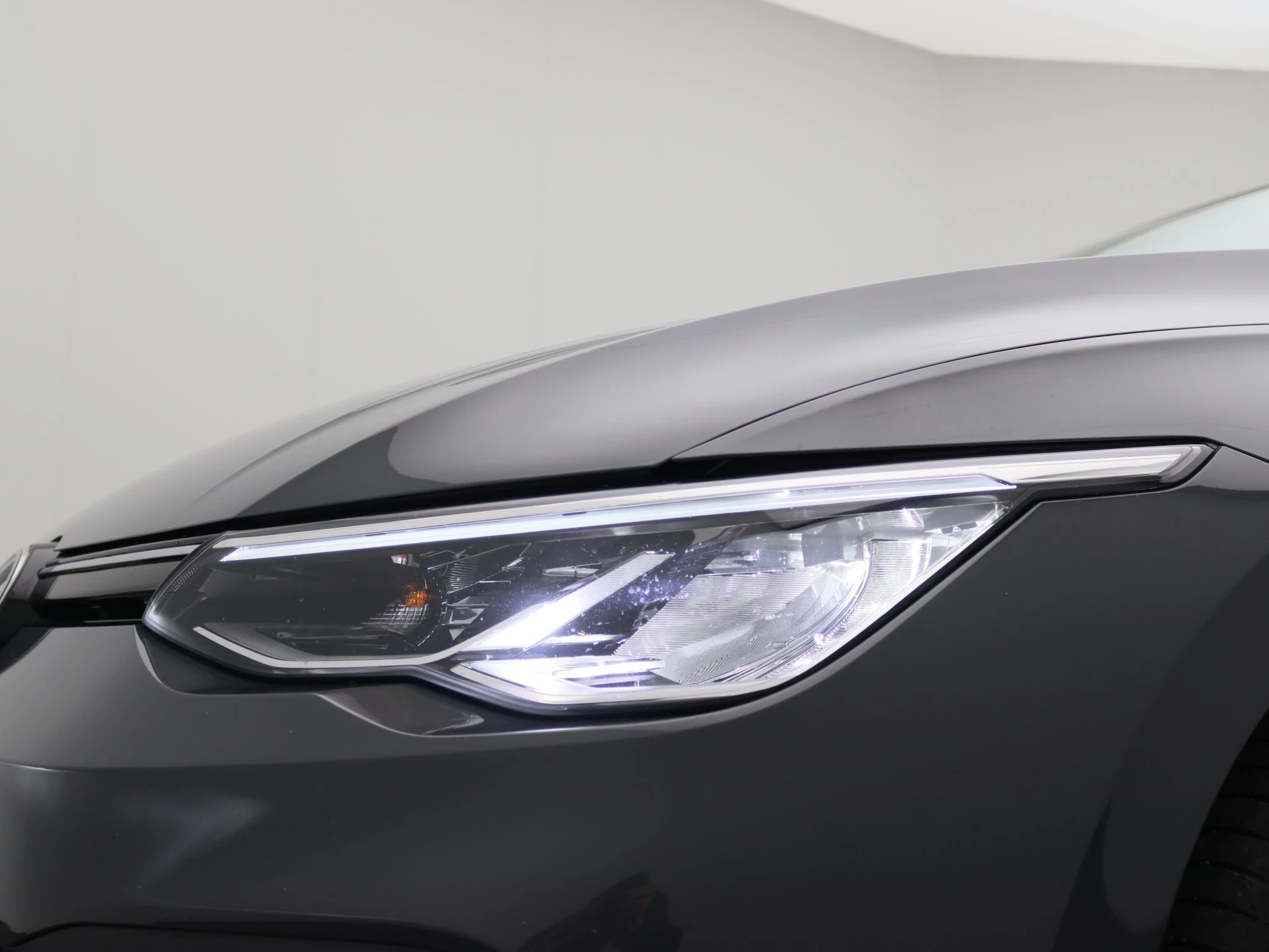 Volkswagen-Golf-image-12