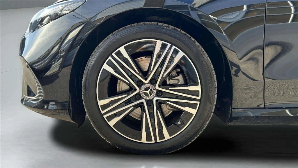 Mercedes-Benz-CLA-image-8