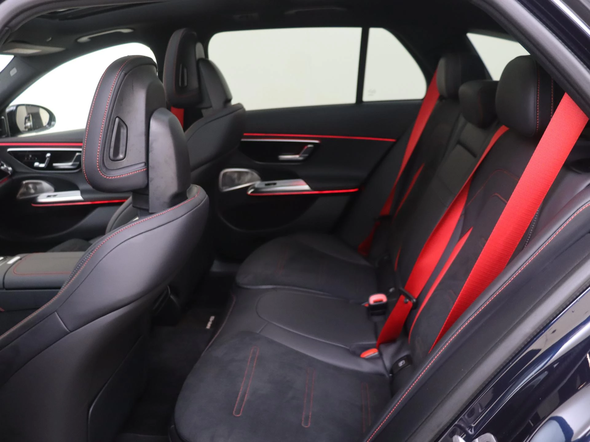 Mercedes-Benz-E-Klasse-image-14