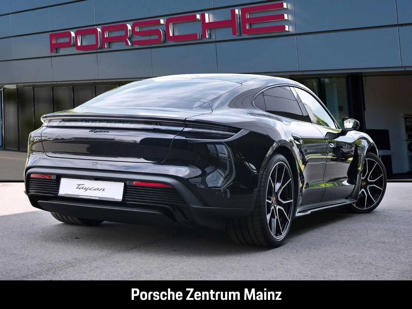 Porsche-Taycan-image-2