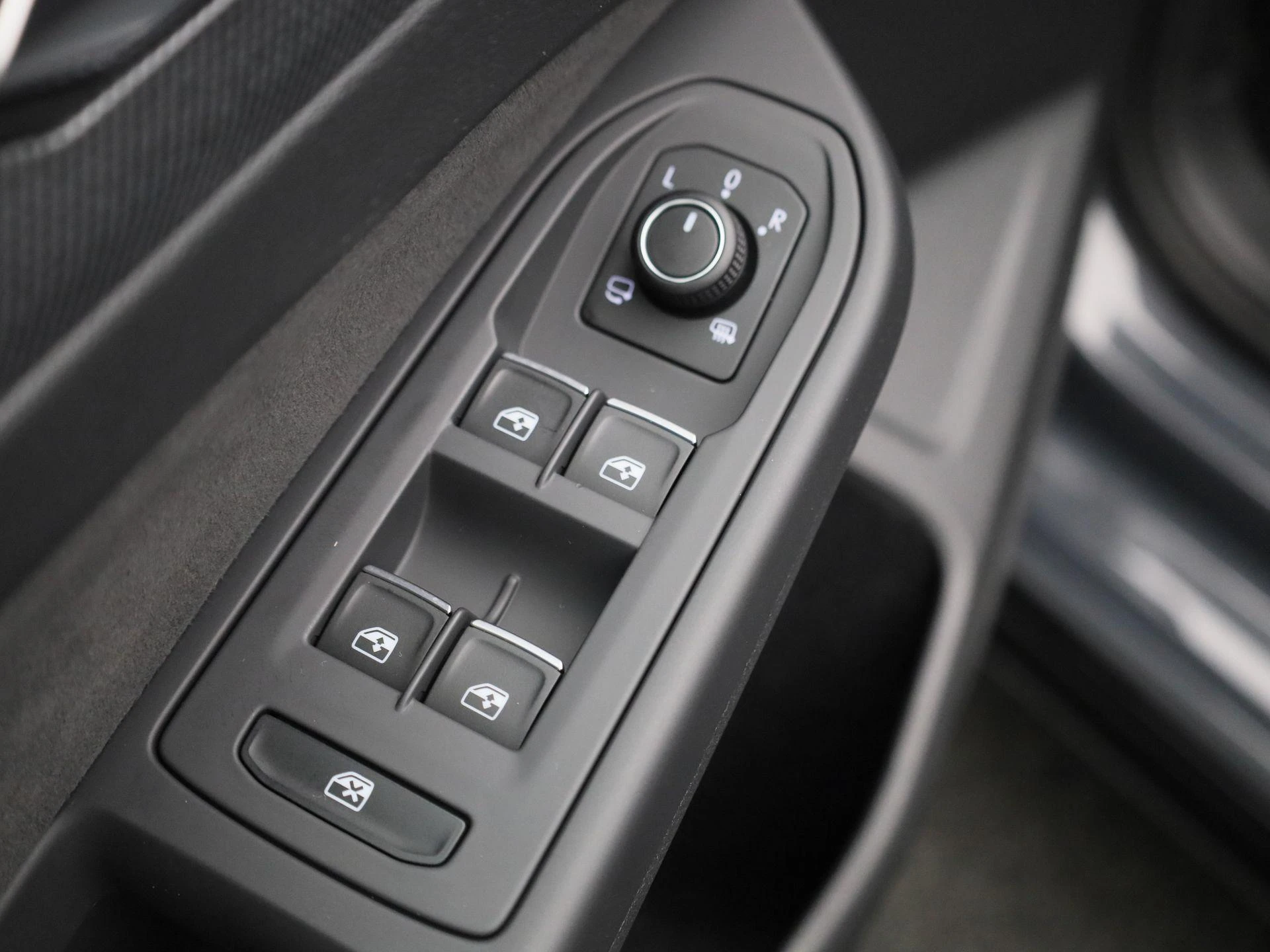 Volkswagen Golf 1.5 eTSI R-Line Edition