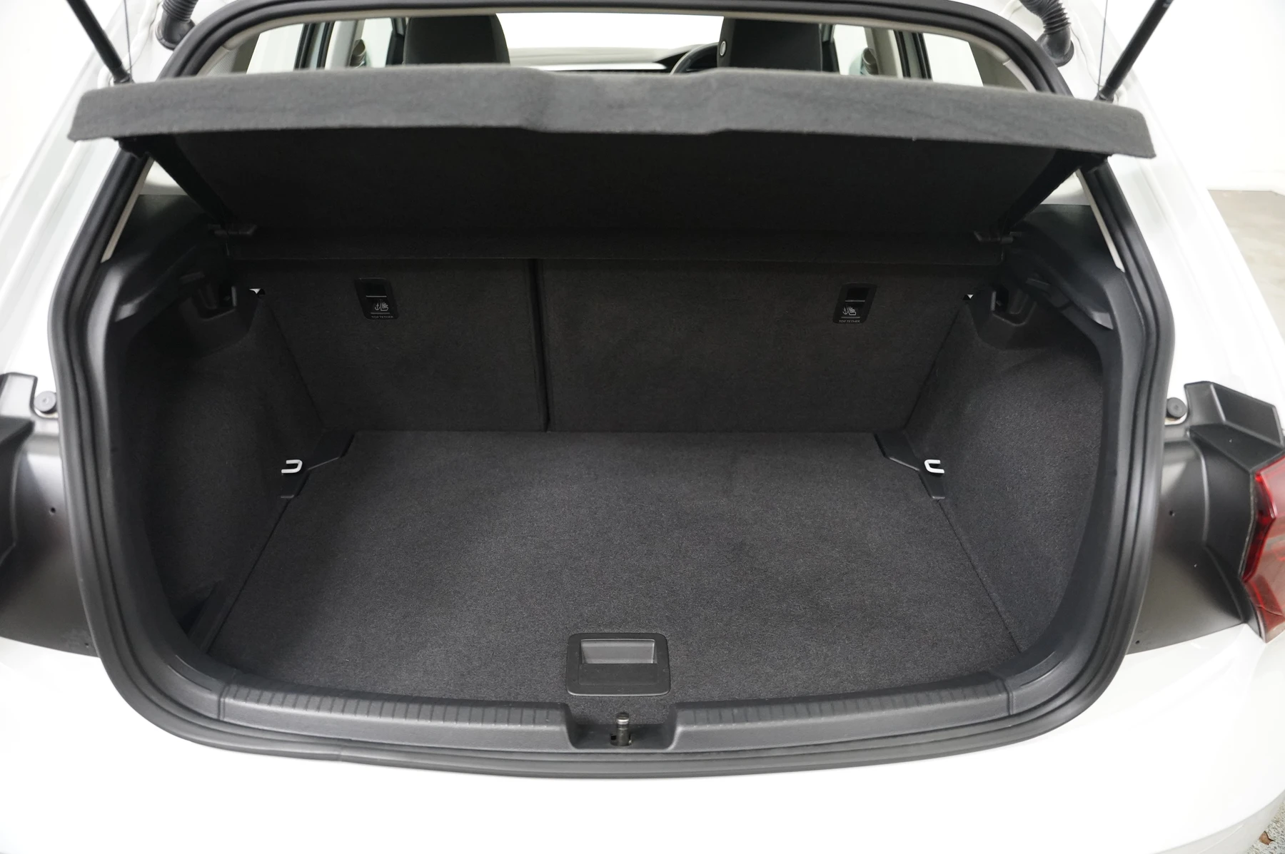 Volkswagen-Polo-image-11