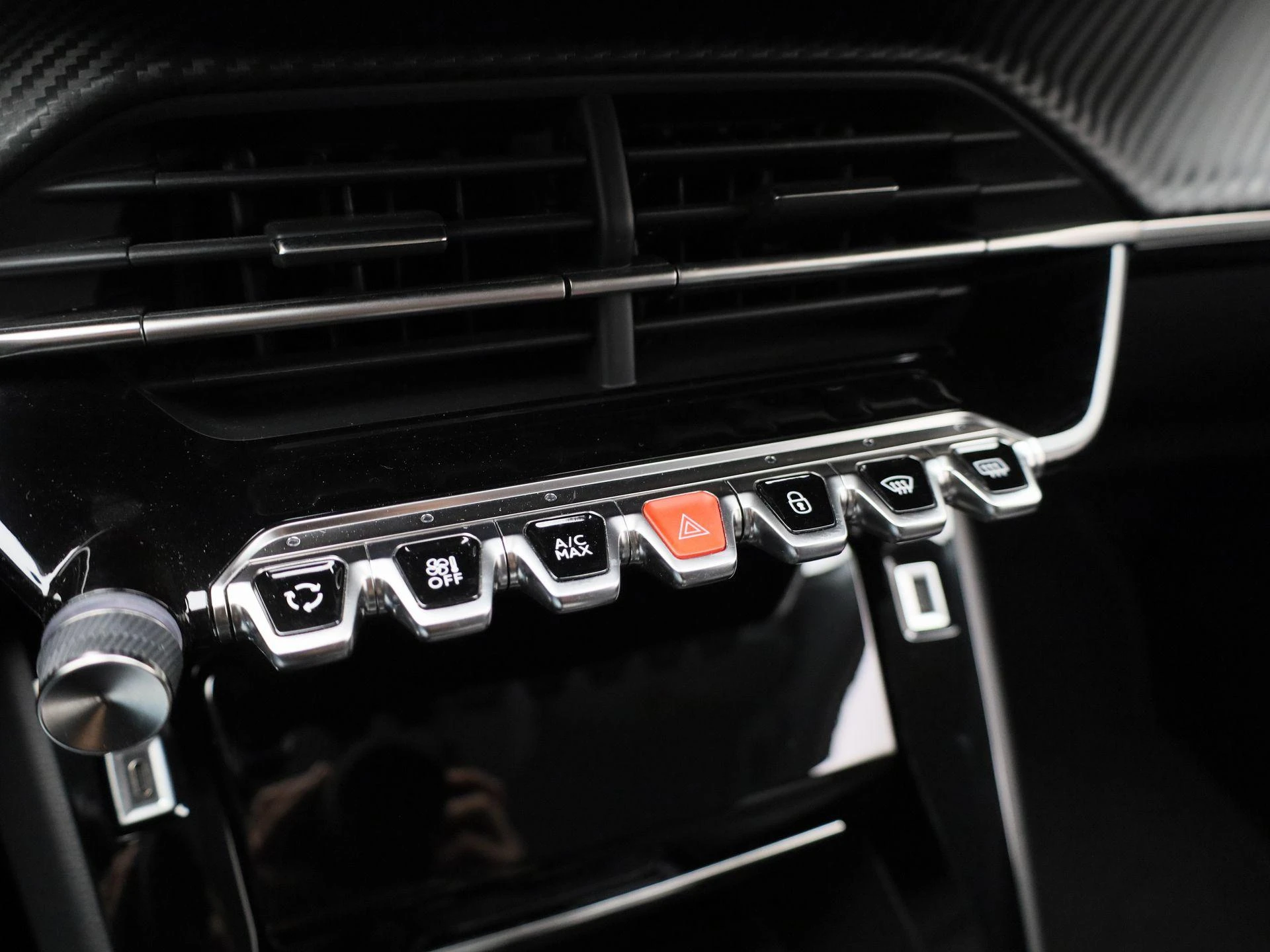 Peugeot-208-image-20