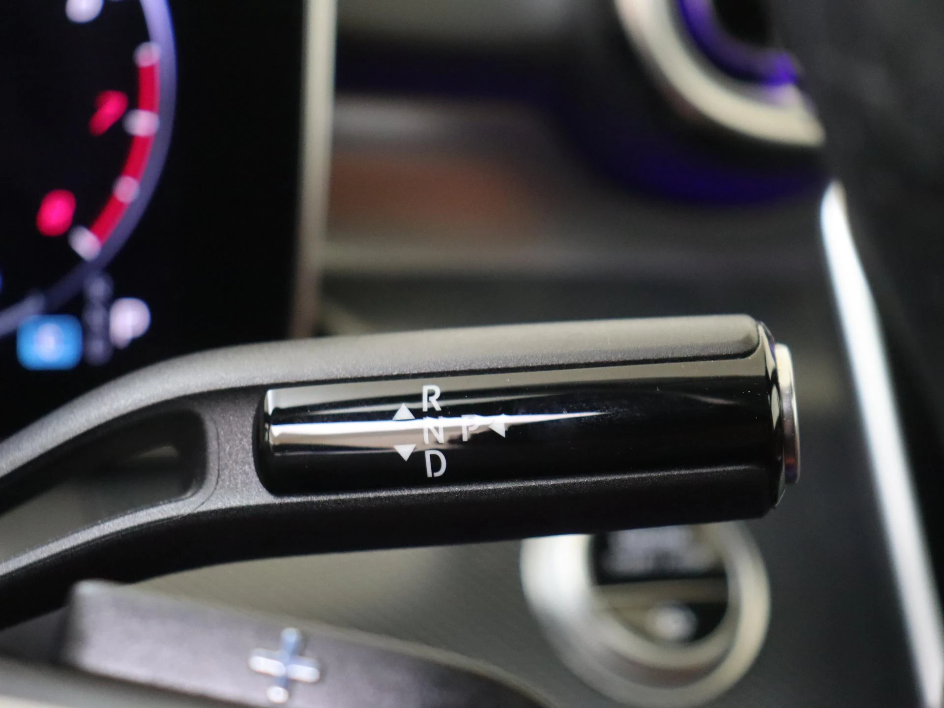 Mercedes-Benz-C-Klasse-image-13