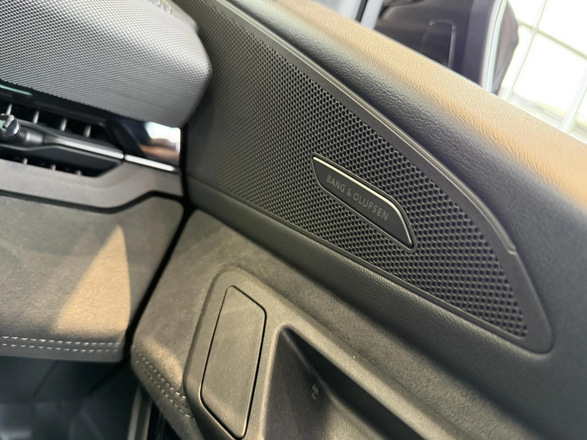 Audi-Q6 e-tron-image-12
