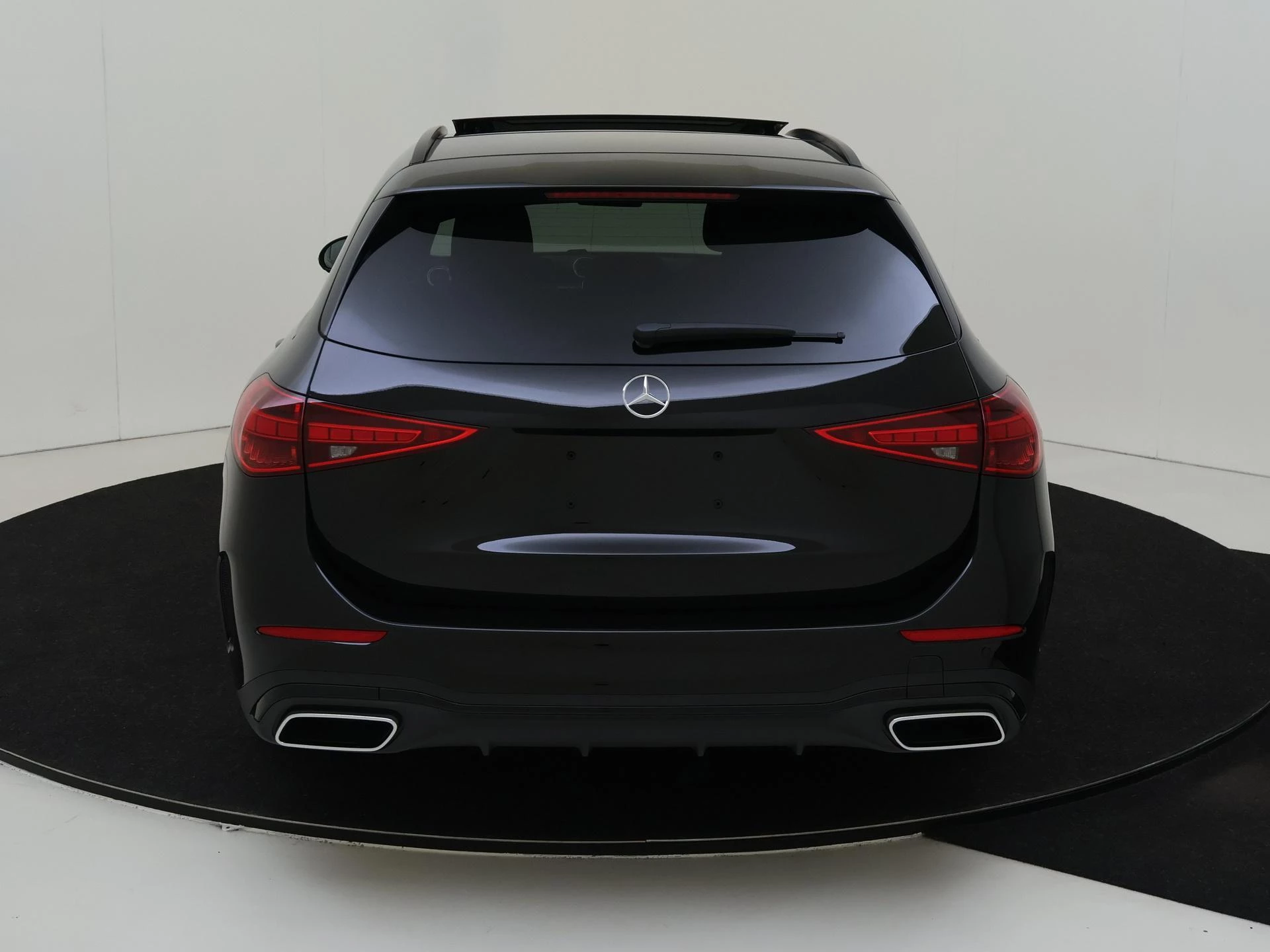 Mercedes-Benz-C-Klasse-image-7