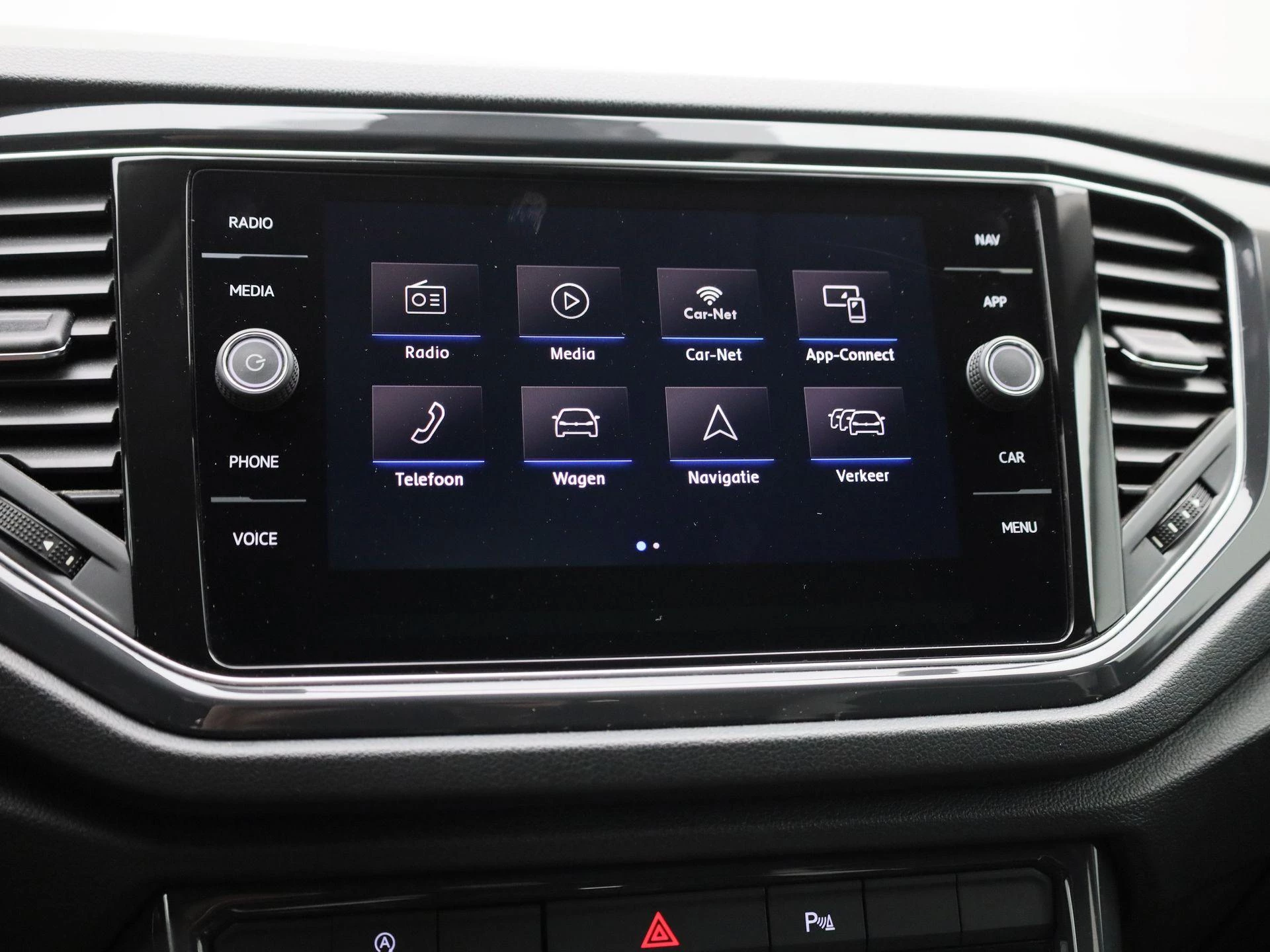 Volkswagen-T-Roc-image-25