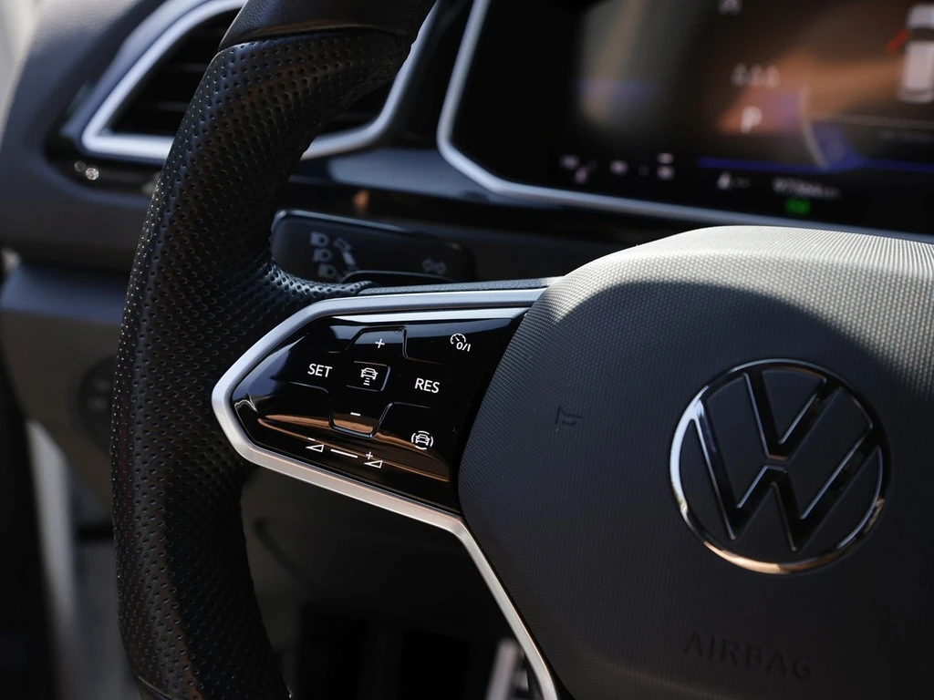 Volkswagen-T-Roc-image-14