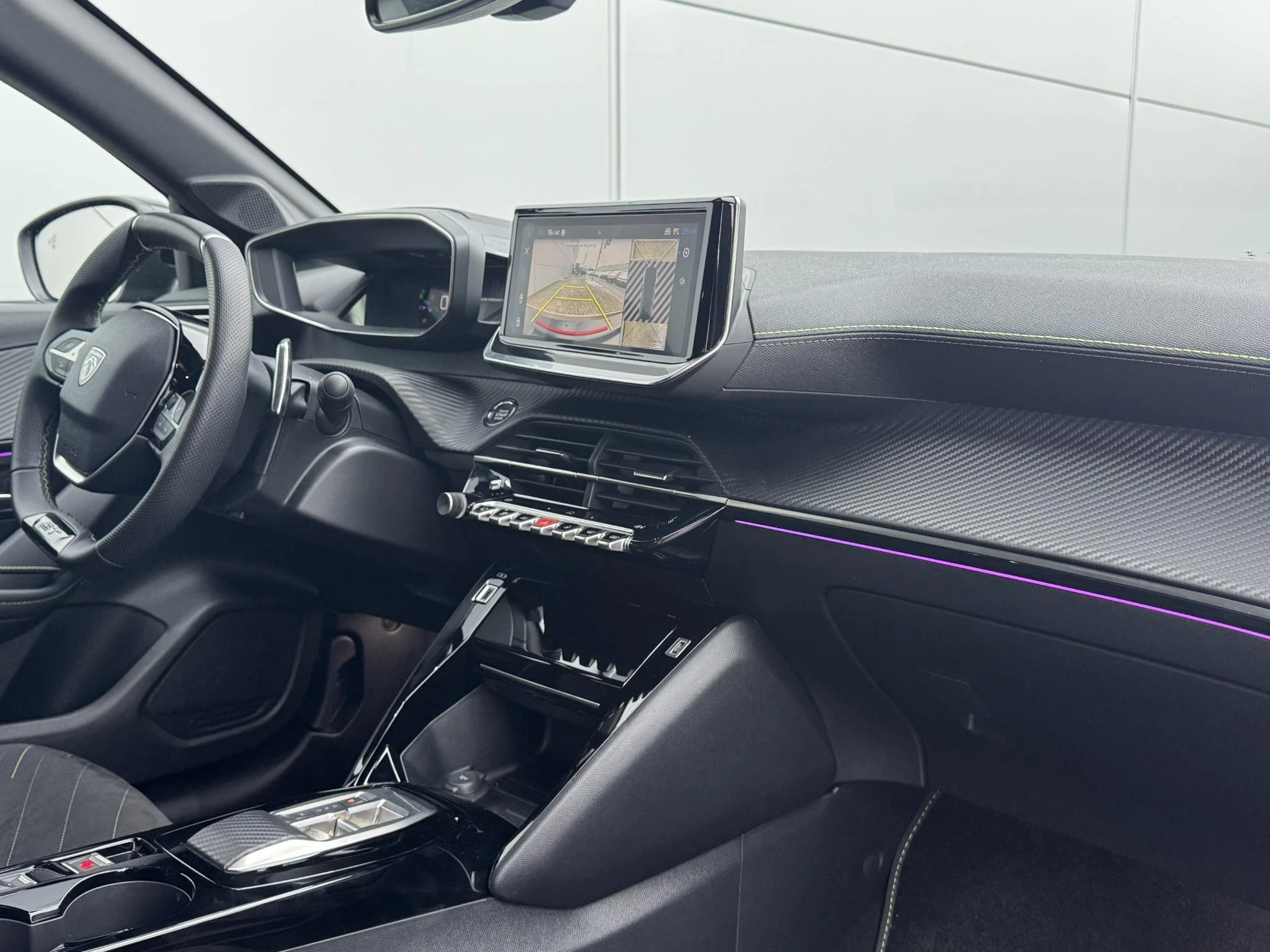 Peugeot-208-image-28