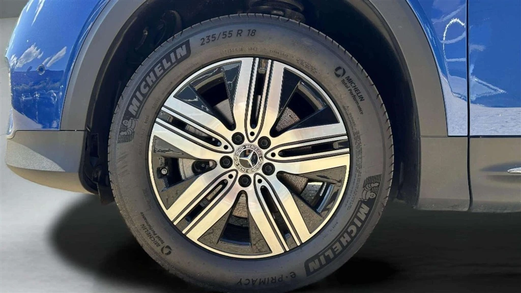 Mercedes-Benz-EQB-image-8