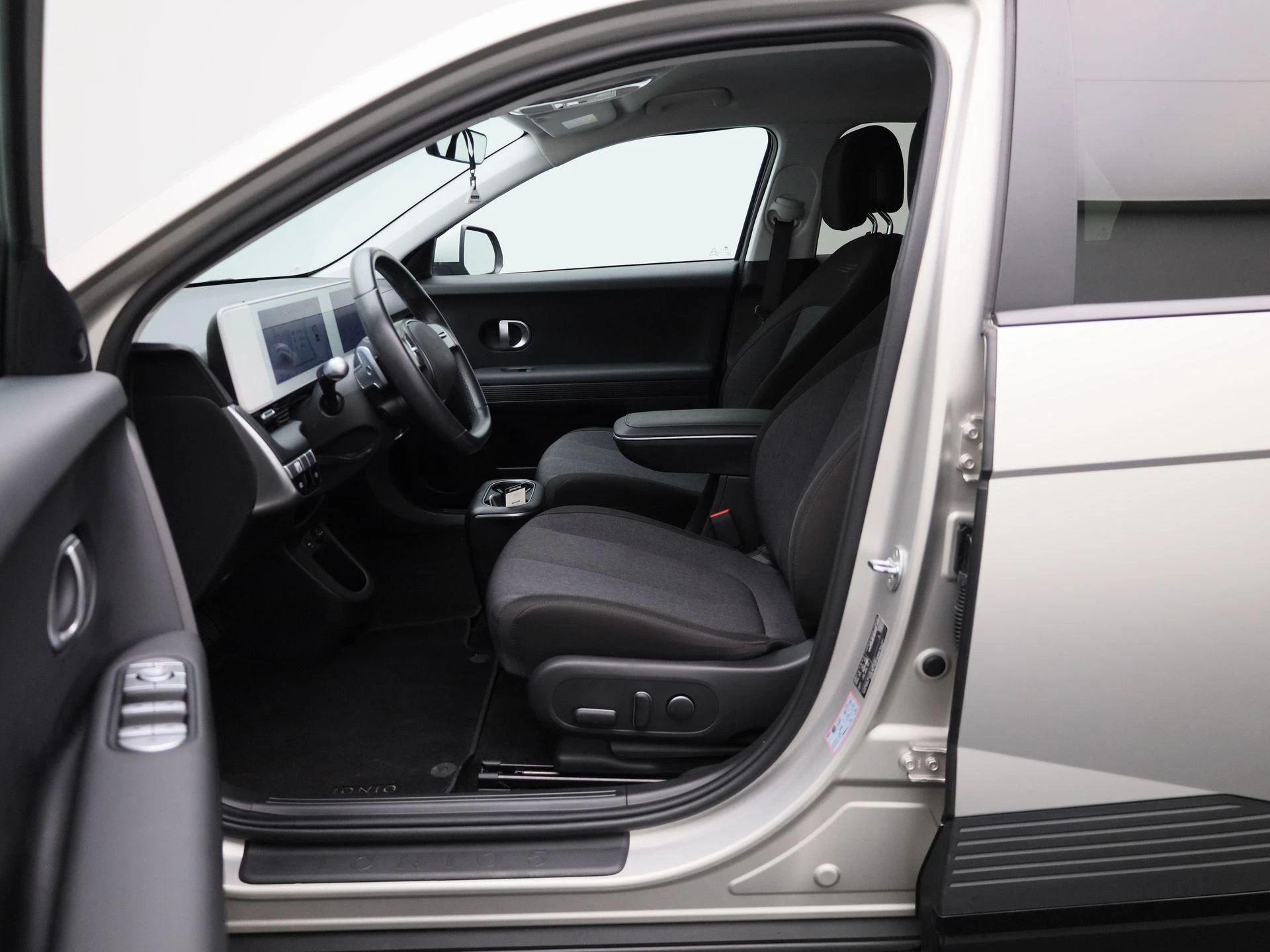 Hyundai-IONIQ 5-image-9