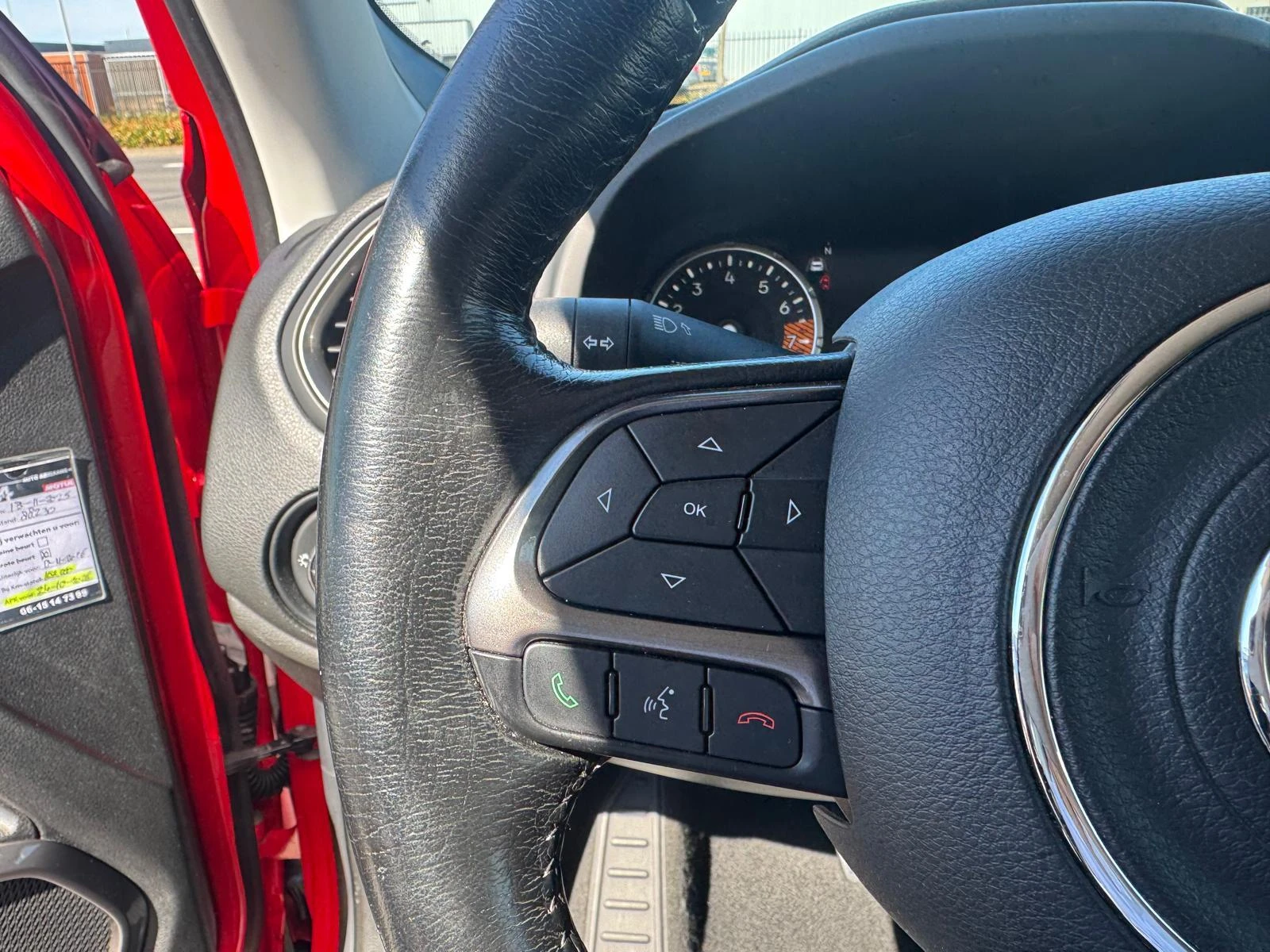 Jeep-Renegade-image-11