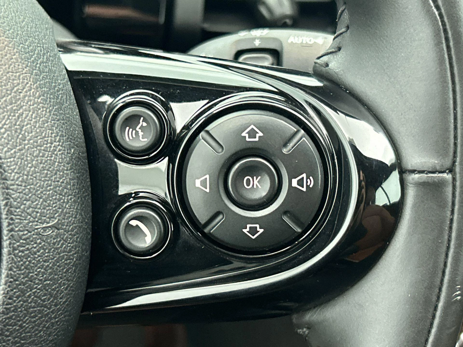 MINI-Cooper Cabrio-image-7