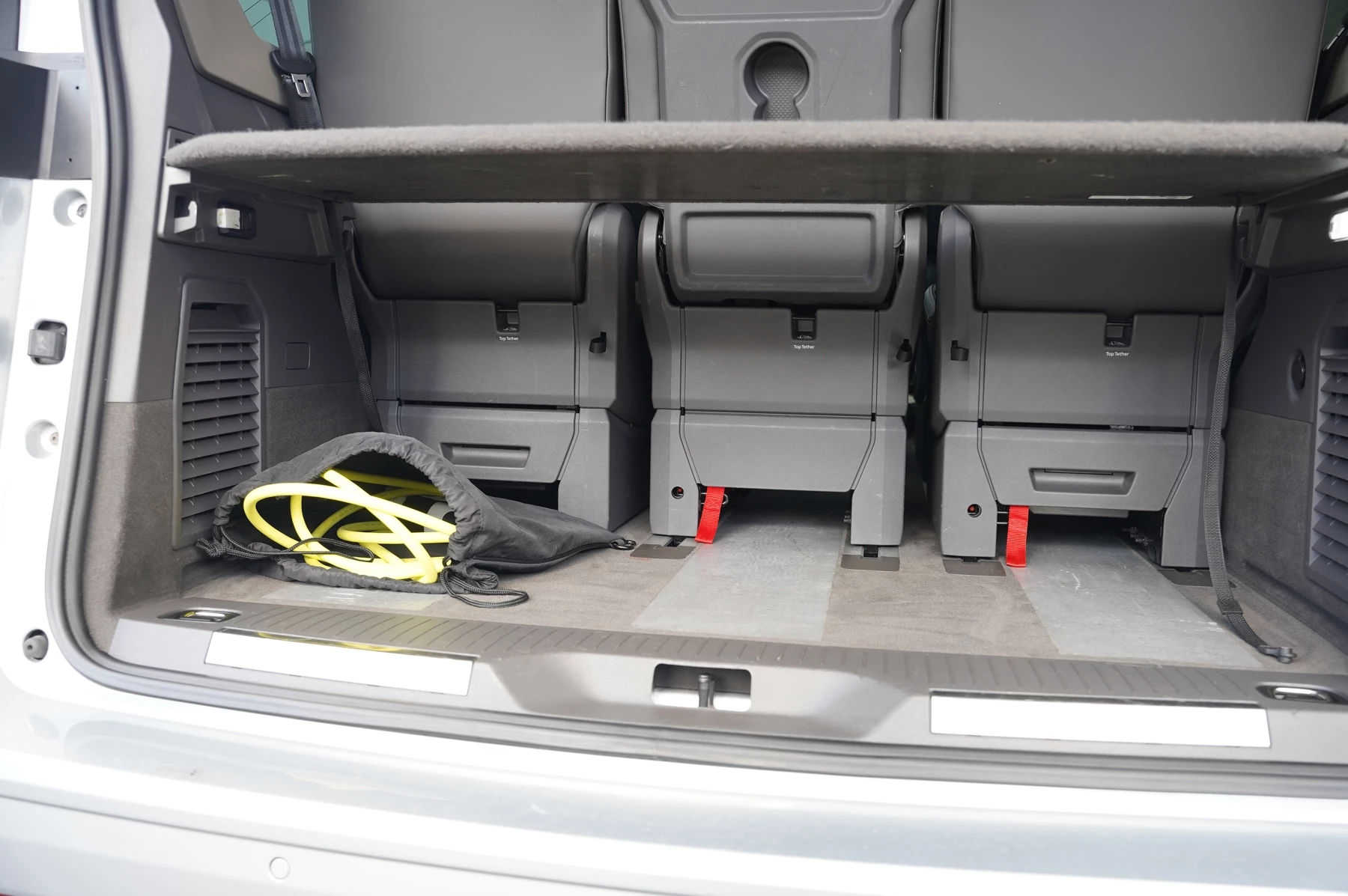 Volkswagen-Multivan-image-11