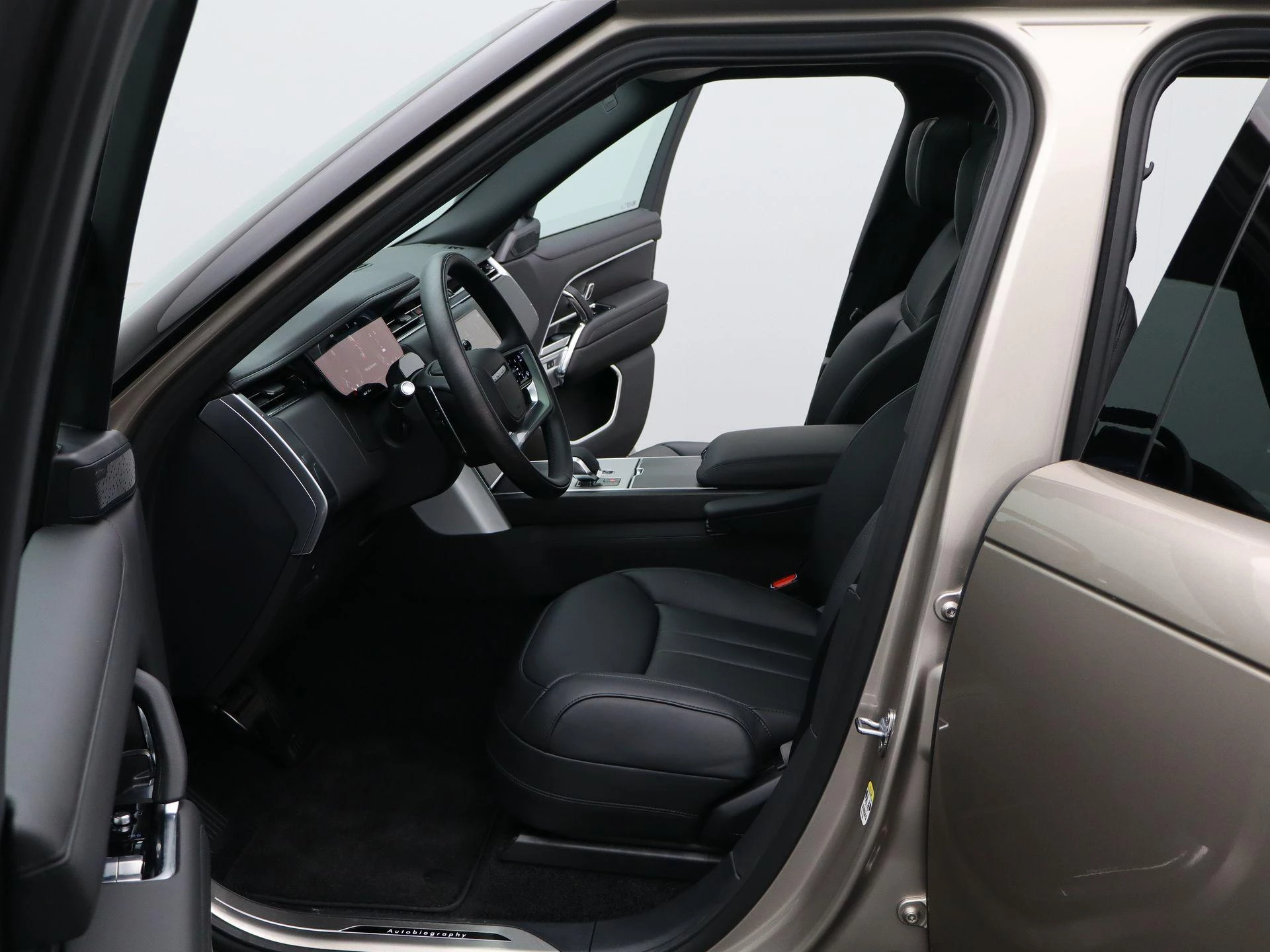 Land Rover-Range Rover-image-11