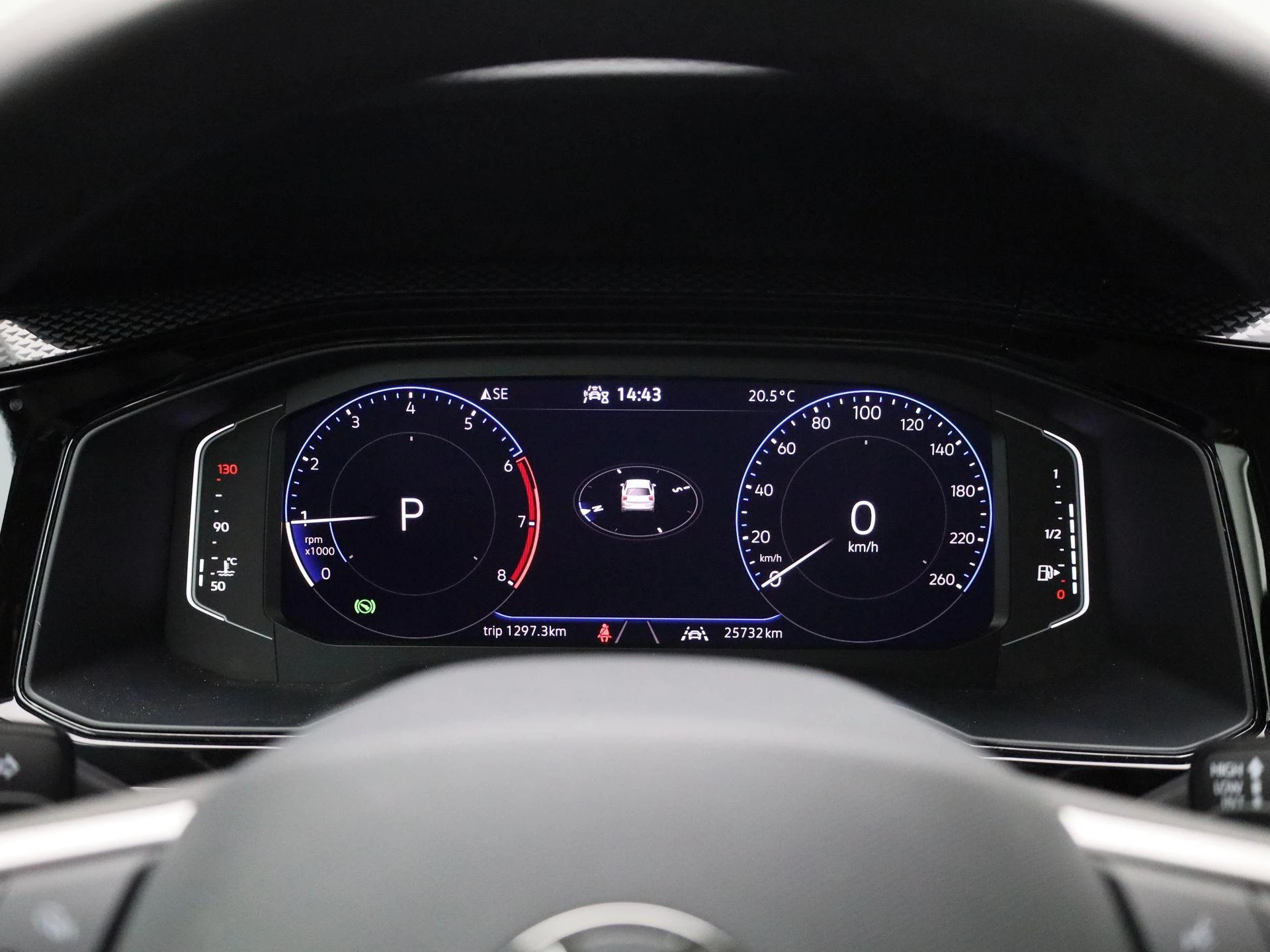 Volkswagen-Polo-image-12