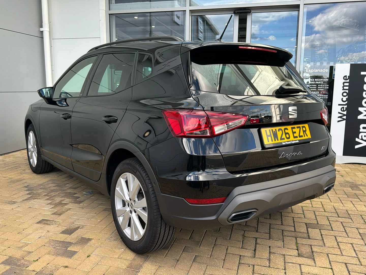 SEAT-Arona-image-2