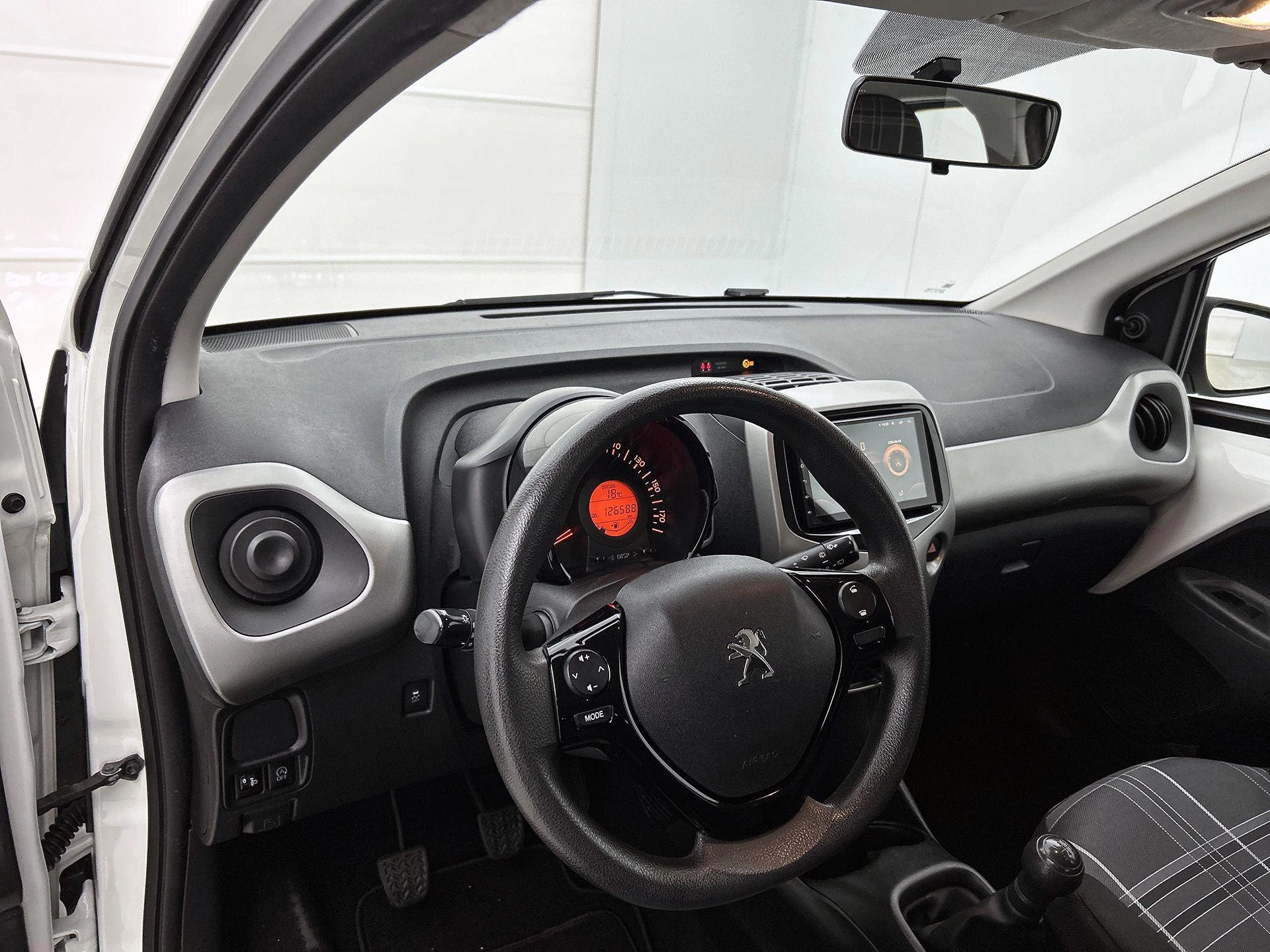 Peugeot-108-image-9