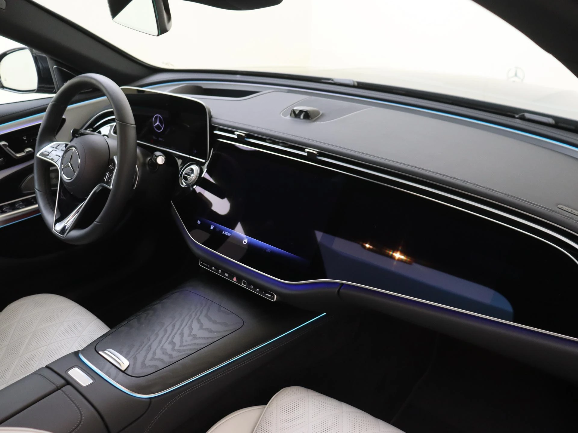 Mercedes-Benz-E-Klasse-image-4