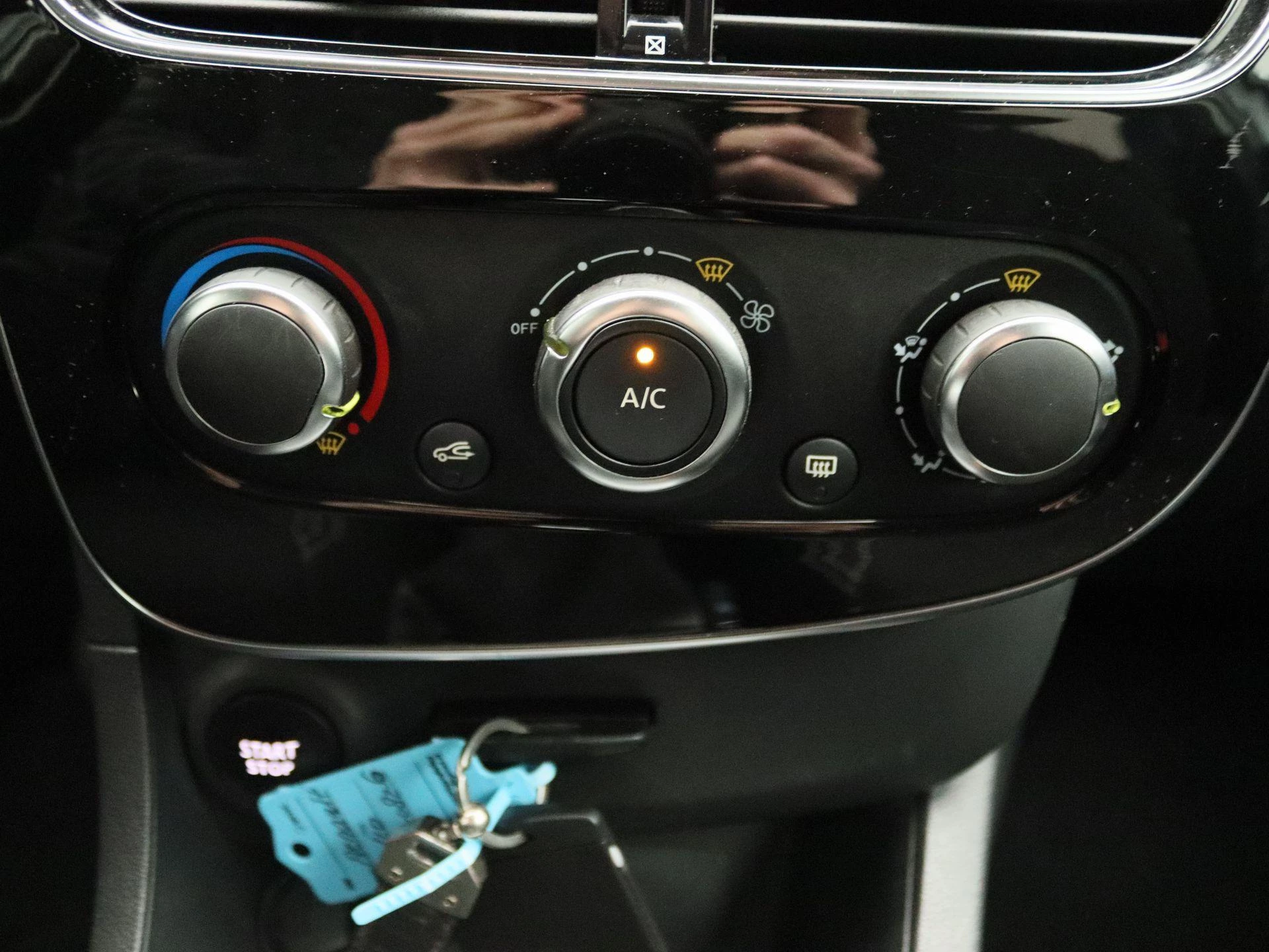 Renault-Clio-image-10