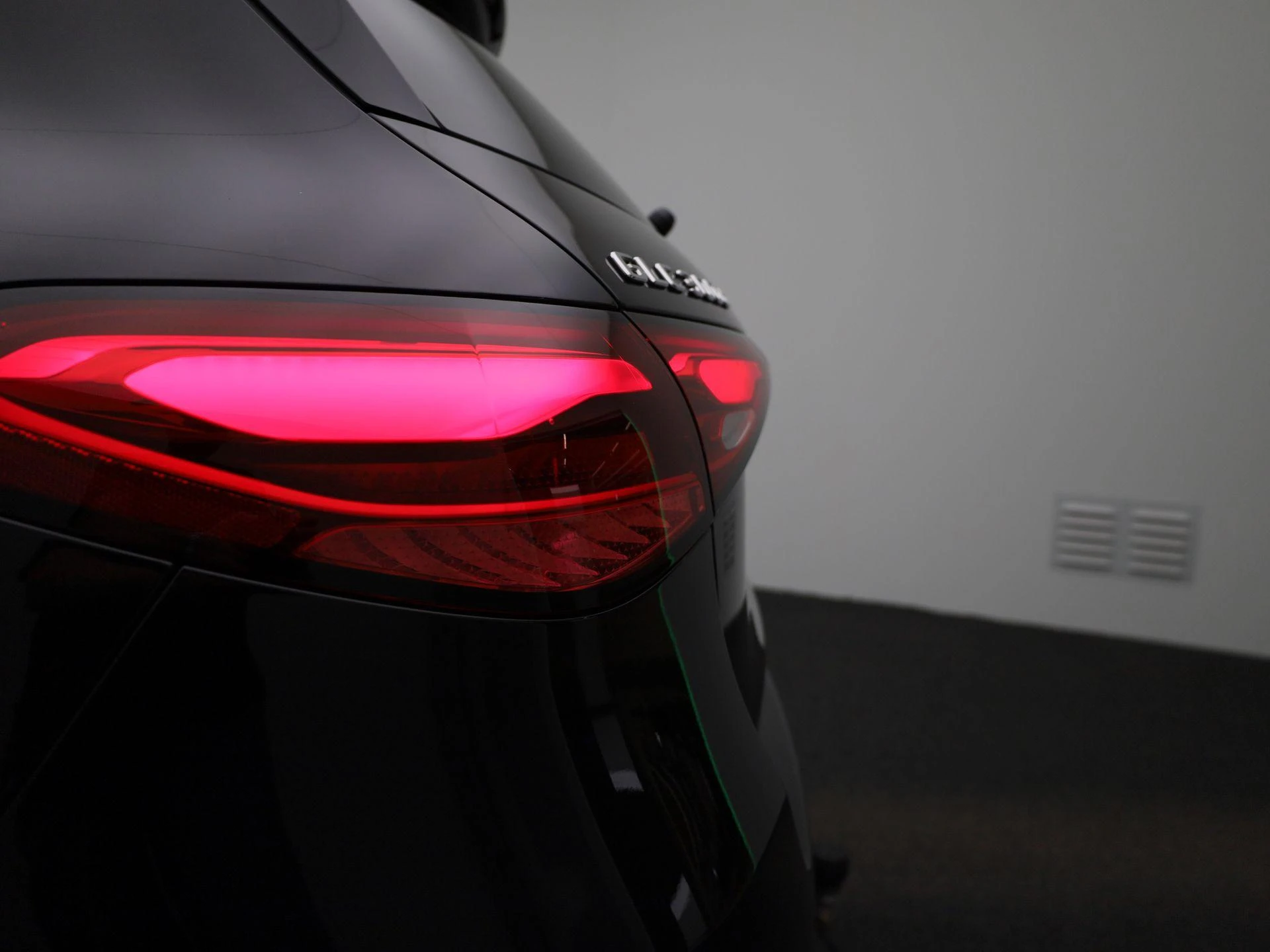Mercedes-Benz-GLC-image-49