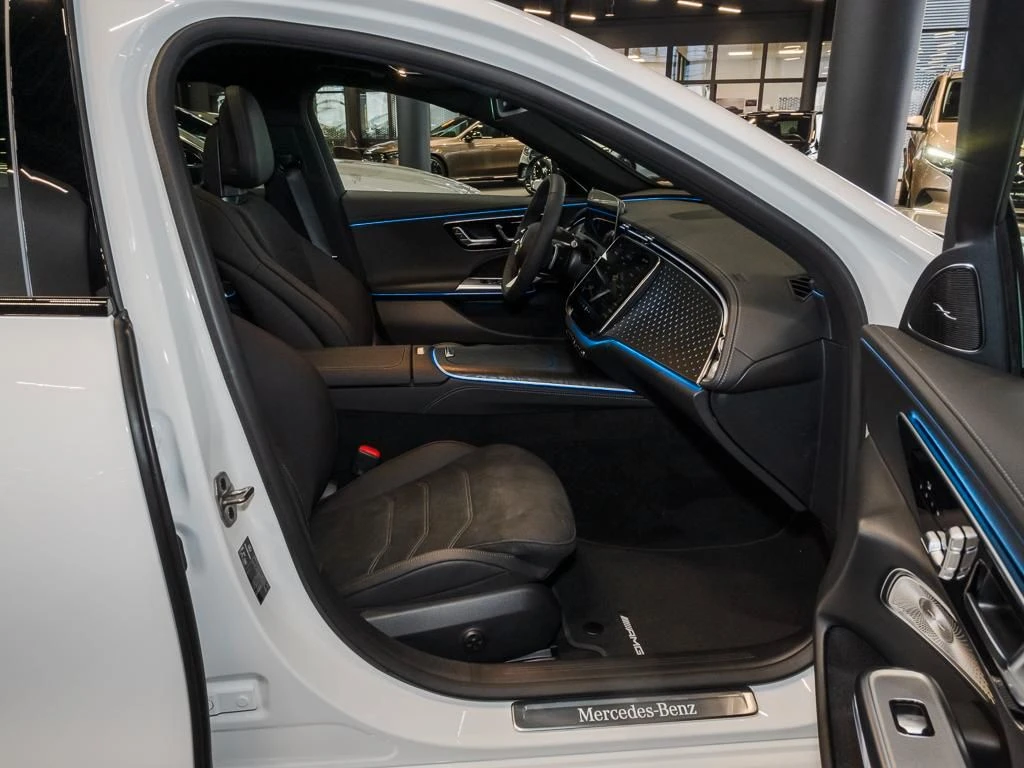 Mercedes-Benz-E-Klasse 300 de-image-10