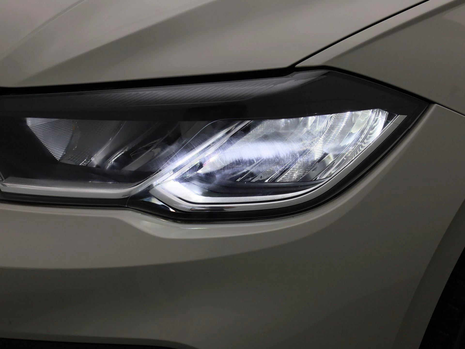 Volkswagen-Polo-image-13