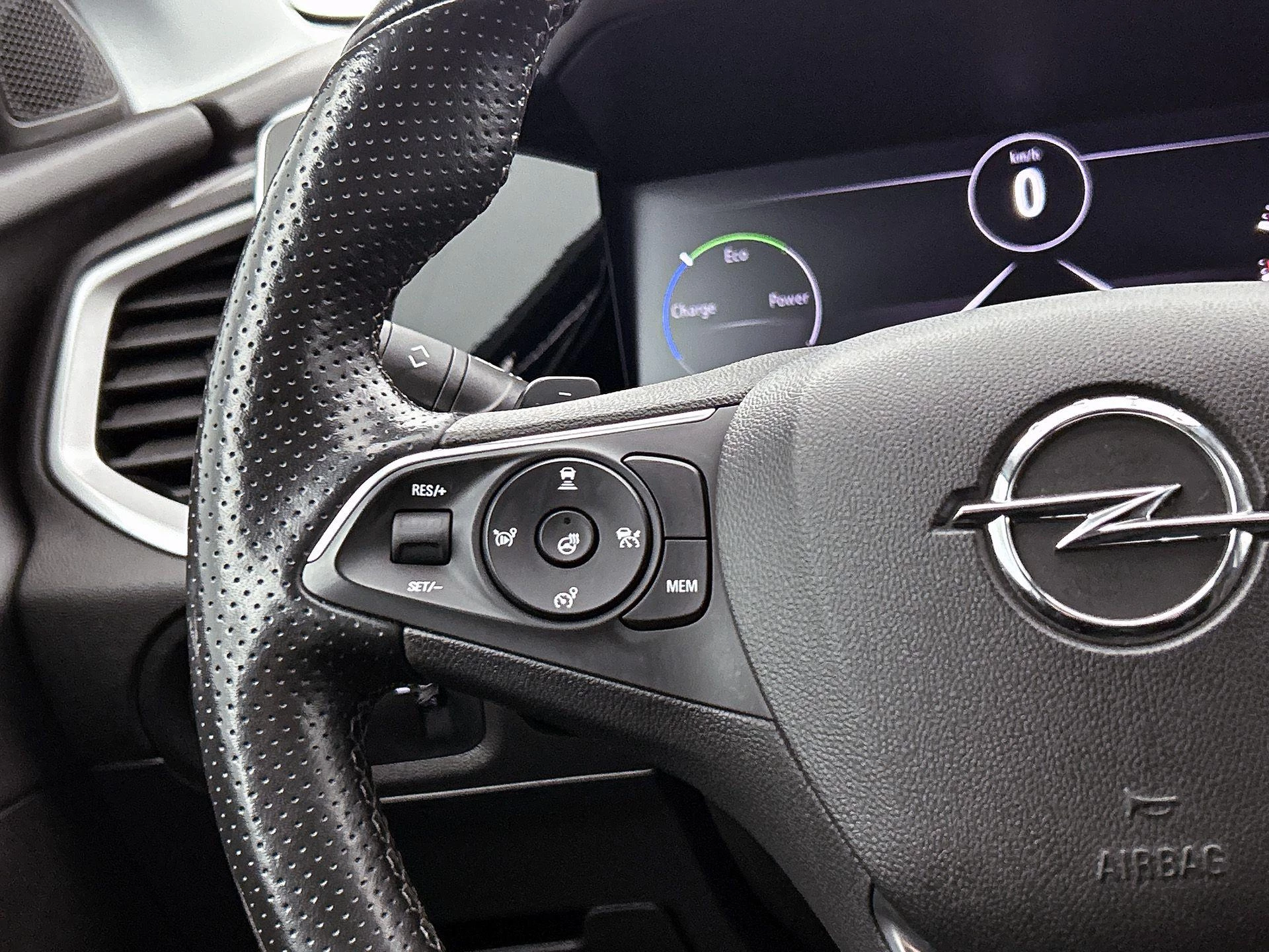 Opel-Grandland-image-5