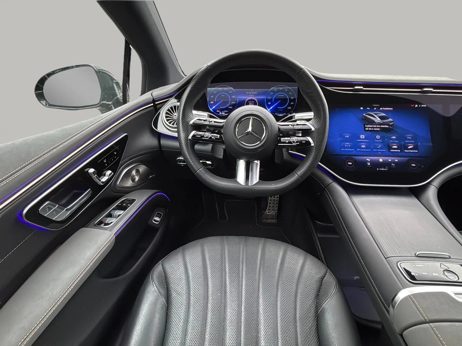 Mercedes-Benz-EQS-image-13