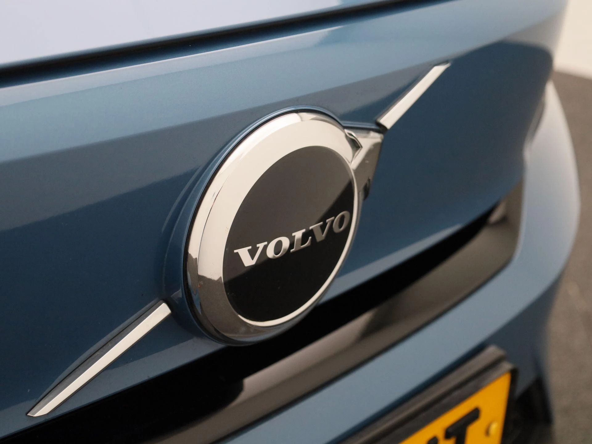 Volvo-C40-image-35