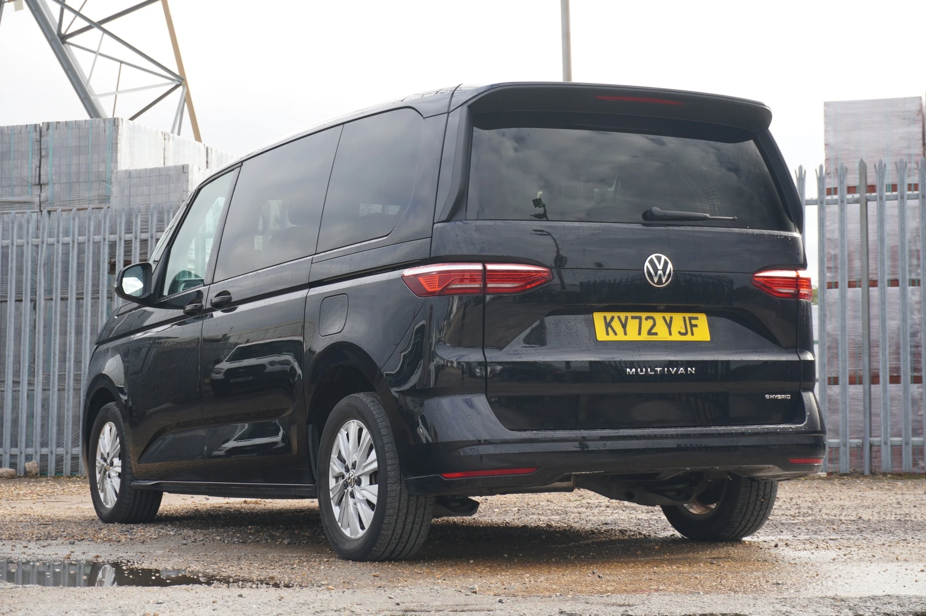 Volkswagen-Multivan-image-2