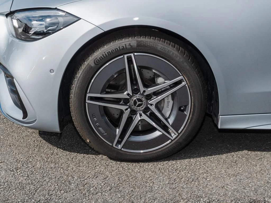 Mercedes-Benz-C-Klasse 300-image-6