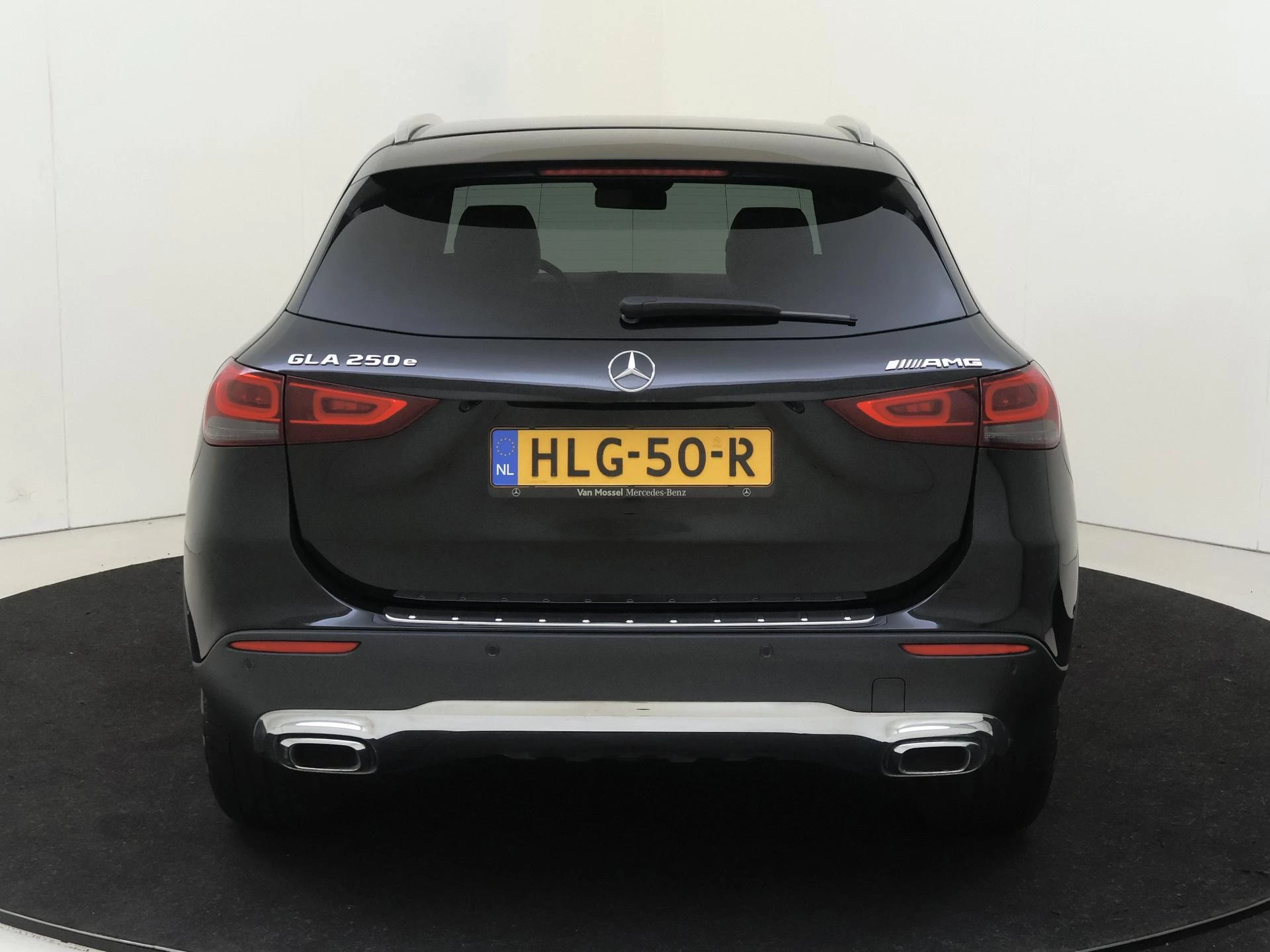 Mercedes-Benz-GLA-image-5