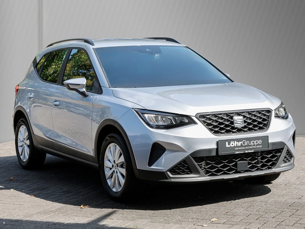 SEAT-Arona-image-2